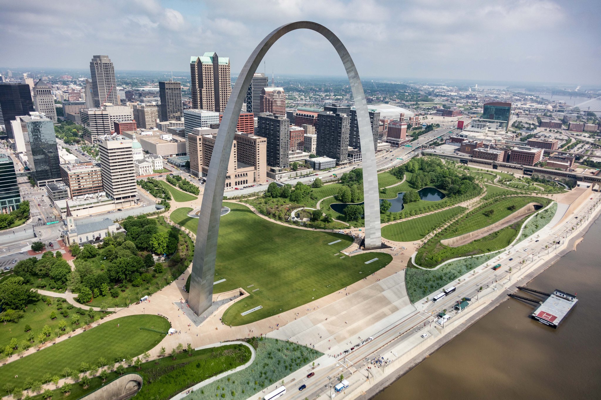 Gateway Arch transformed: New landscape, expanded museum better link the icon to St. Louis ...