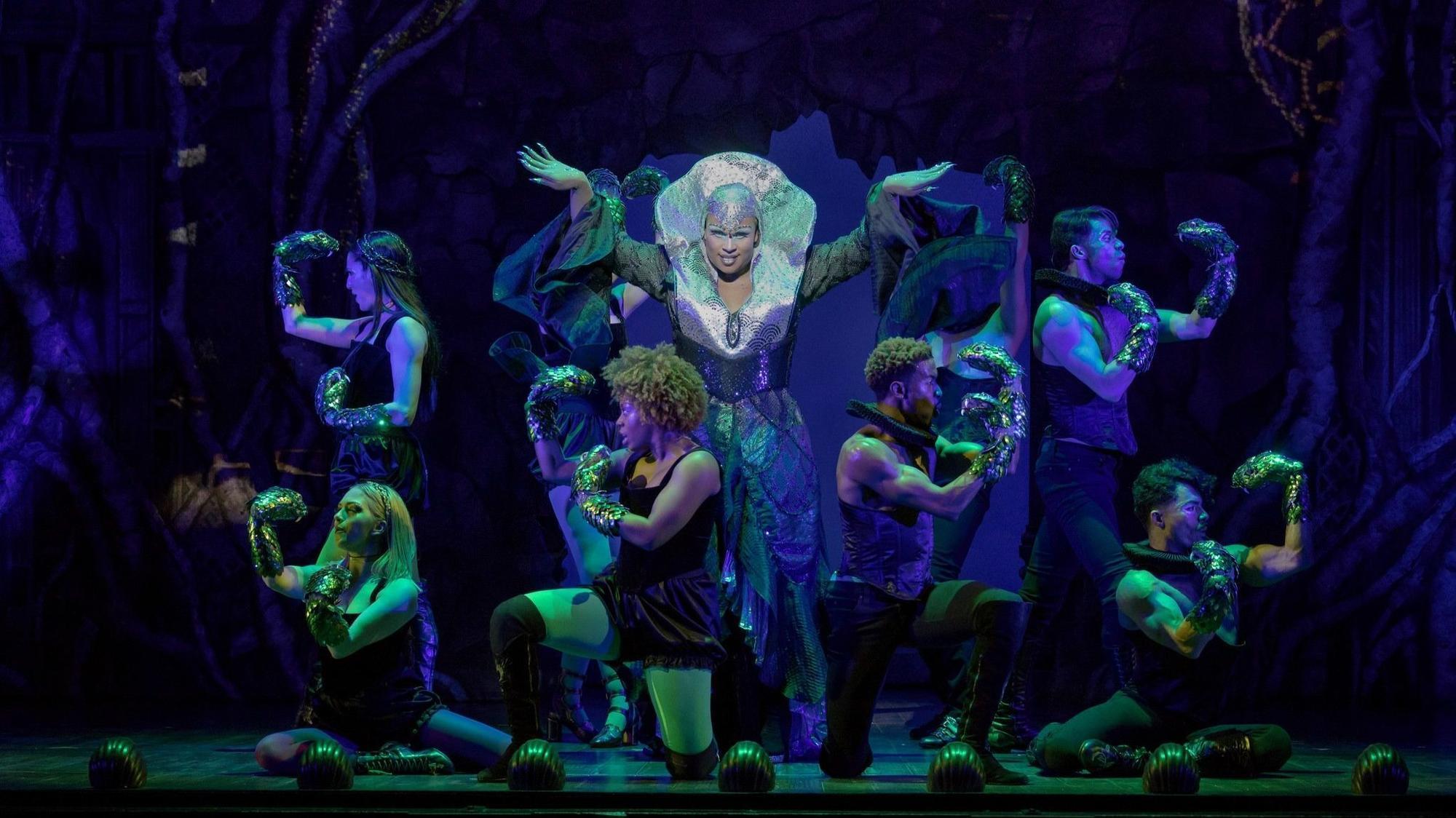 'Head Over Heels' on Broadway has a breezy plot that can't keep up with the Go-Go's ...2000 x 1124