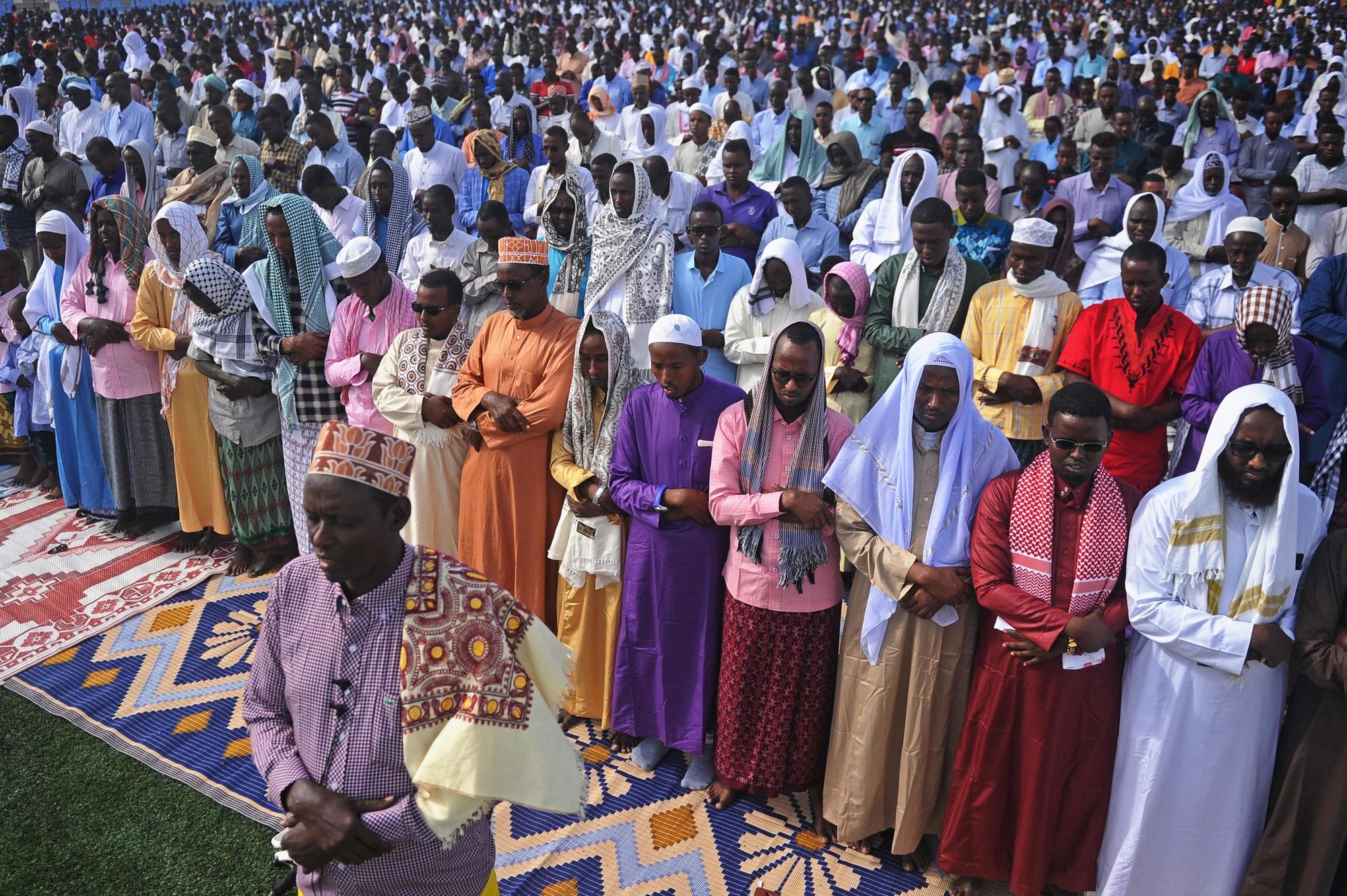 Muslims Around The World Celebrate Eid Al Adha Baltimore Sun 