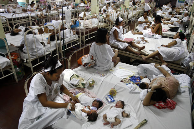 Overcrowded Filipino maternity ward