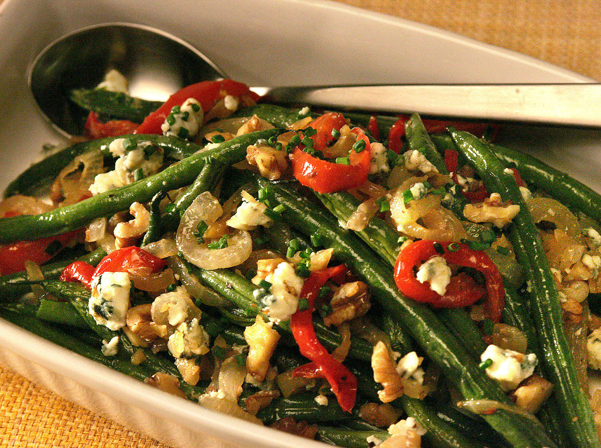 Recipe: Roasted green beans with blue cheese - California Cookbook