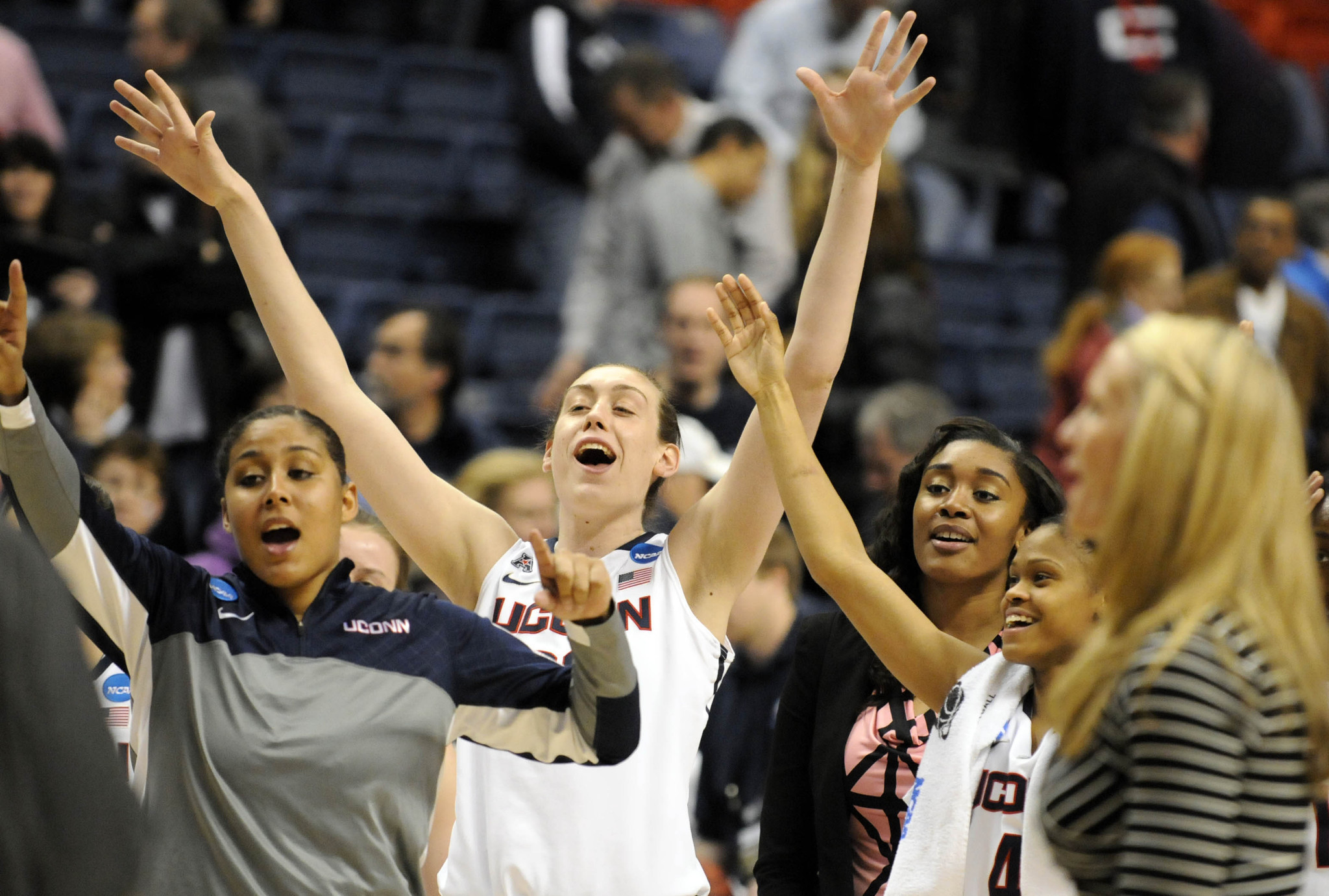 As Expected, UConn Romps In First Round - Hartford Courant