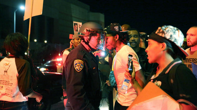 Ferguson protest updates: Hundreds of arrests across nation follow ...