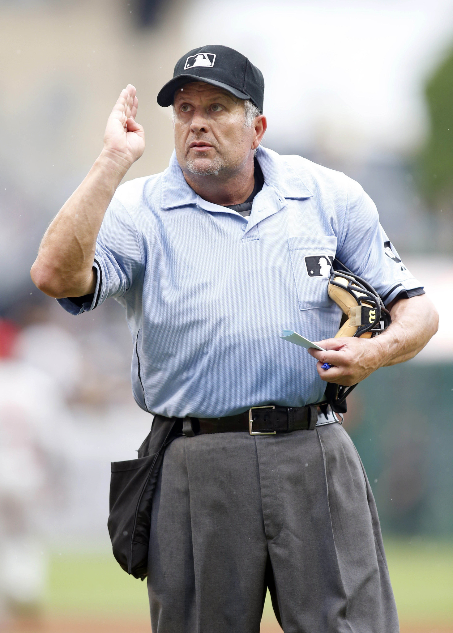 MLB umpire Dale Scott reveals he's gay - Chicago Tribune