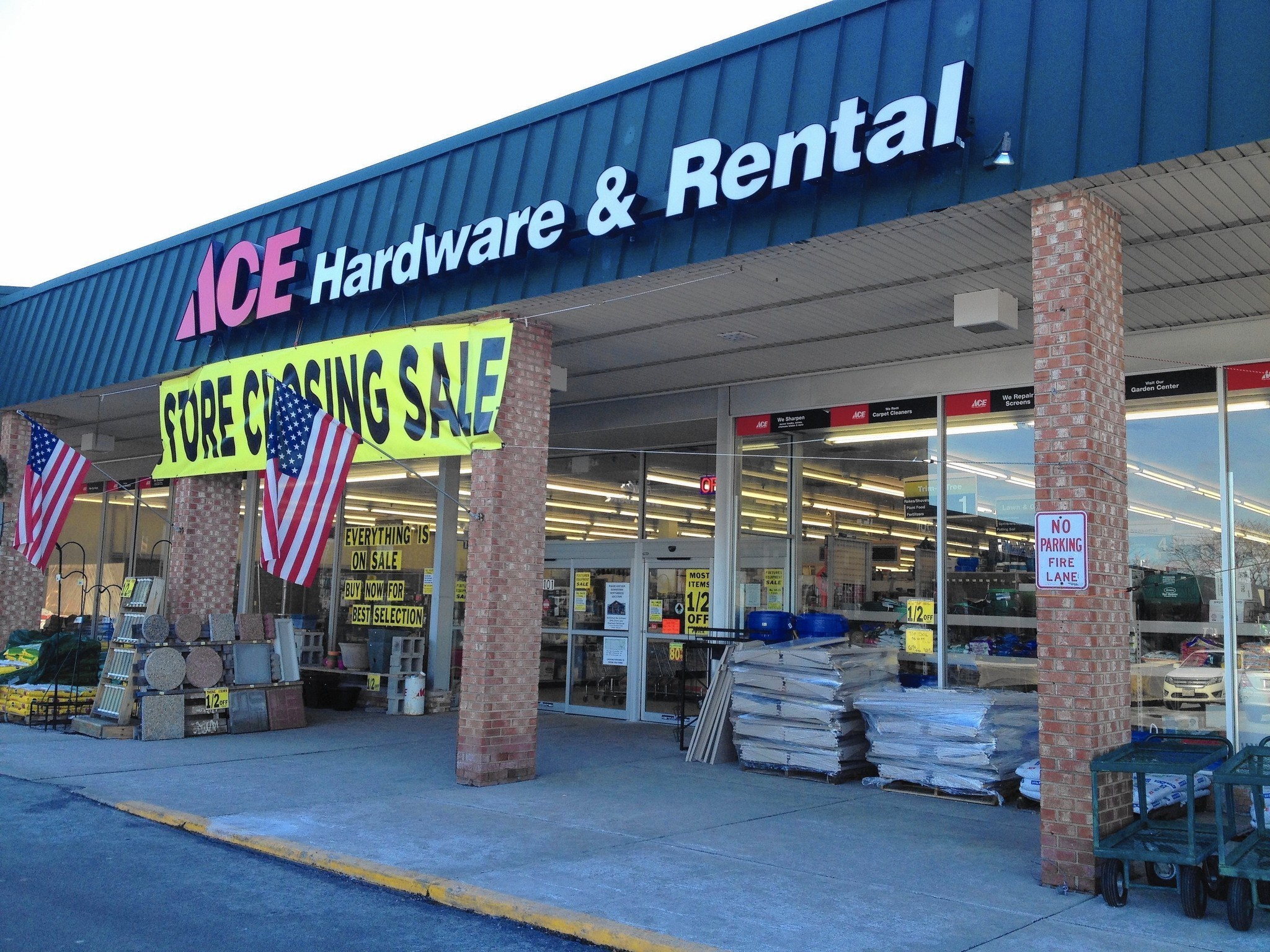 Last days for Northbrook's West Side hardware store
