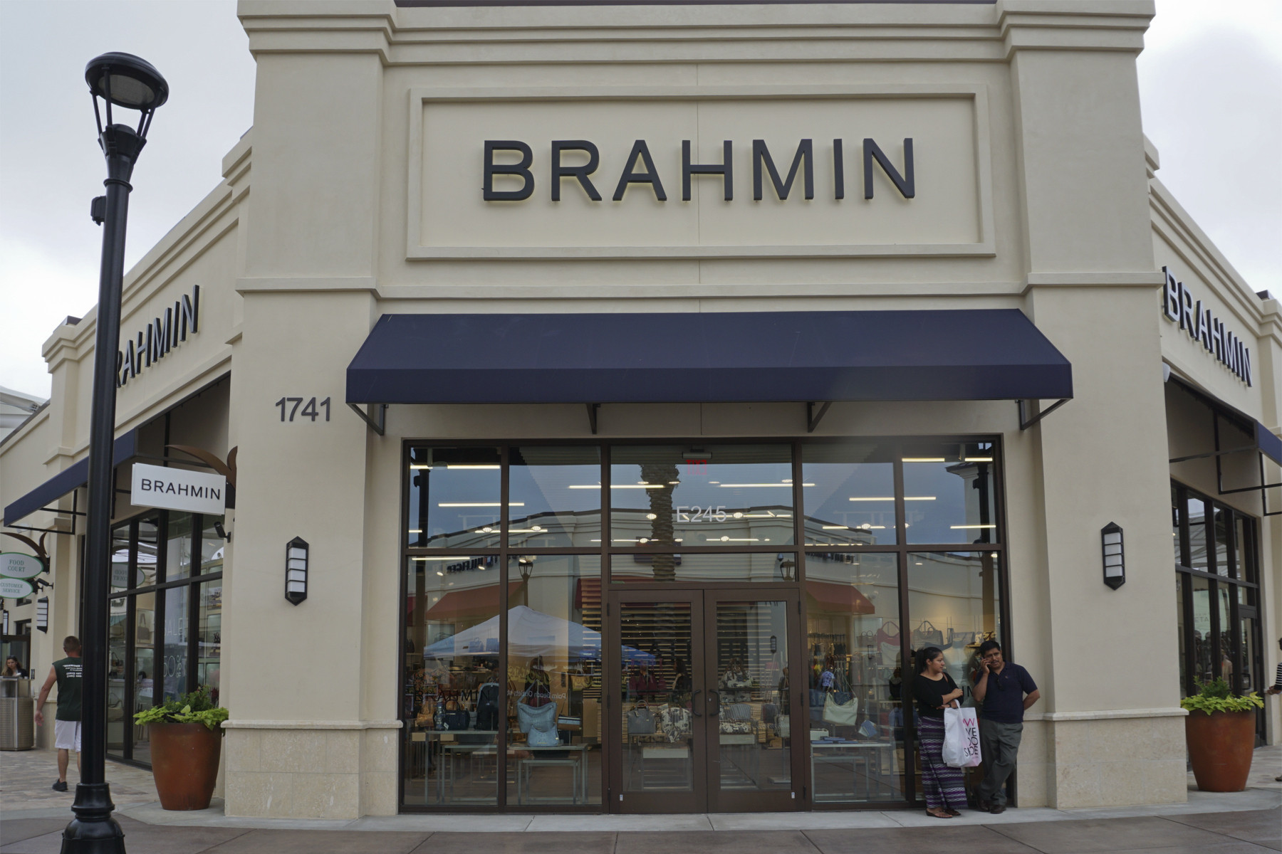Retail Notebook: Brahmin opens at Palm Beach Outlets - Sun Sentinel
