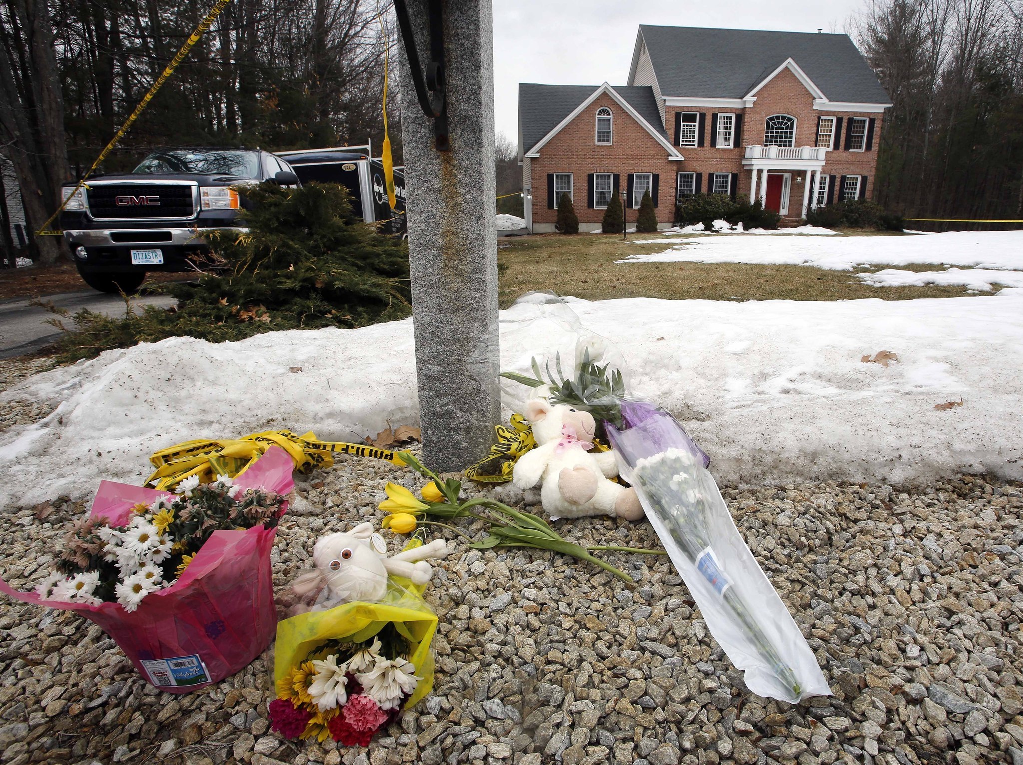 New Hampshire Authorities Mother Killed Daughters Self Chicago Tribune