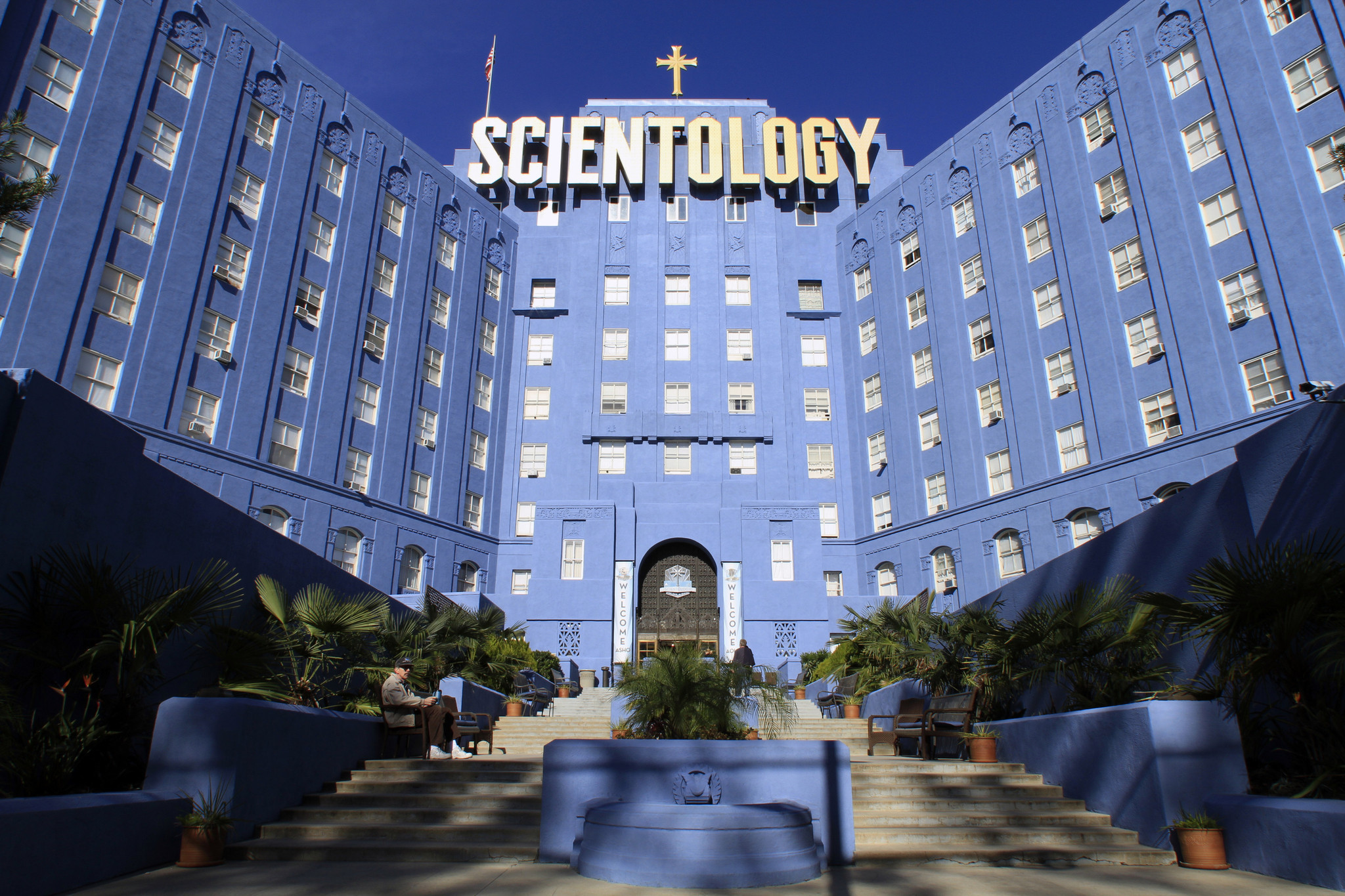 http://www.trbimg.com/img-5527216b/turbine/la-scientology-investigations-reporting-archive-20150409