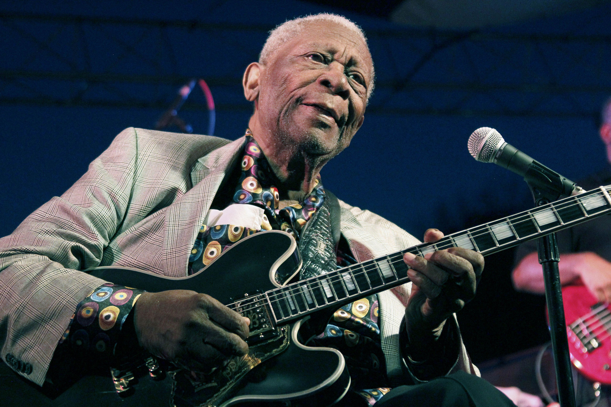 Blues Legend B B King Dead At 89 Chicago Tribune