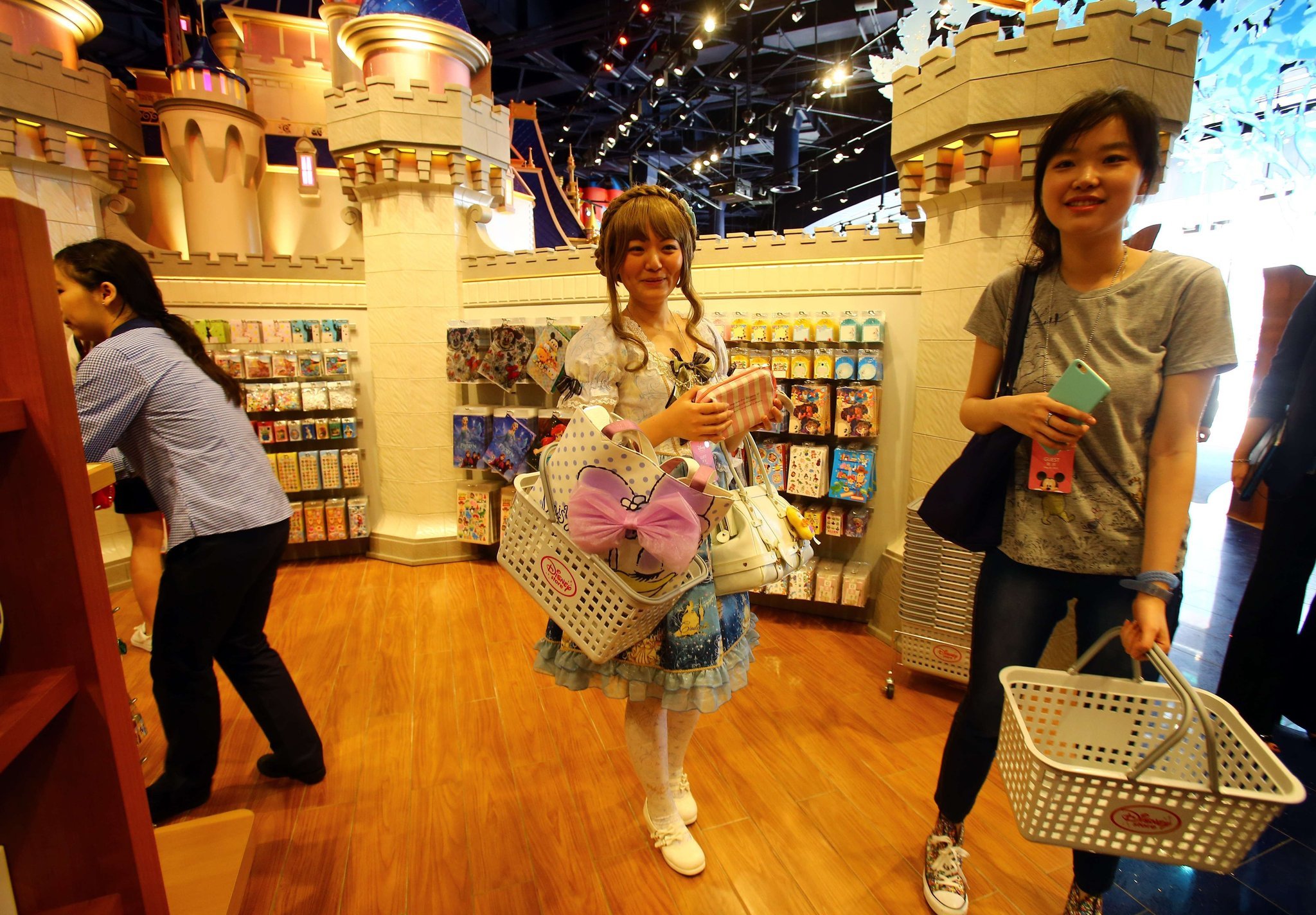 Nine Things You Need To Know About The World S Biggest Disney Store Los Angeles Times
