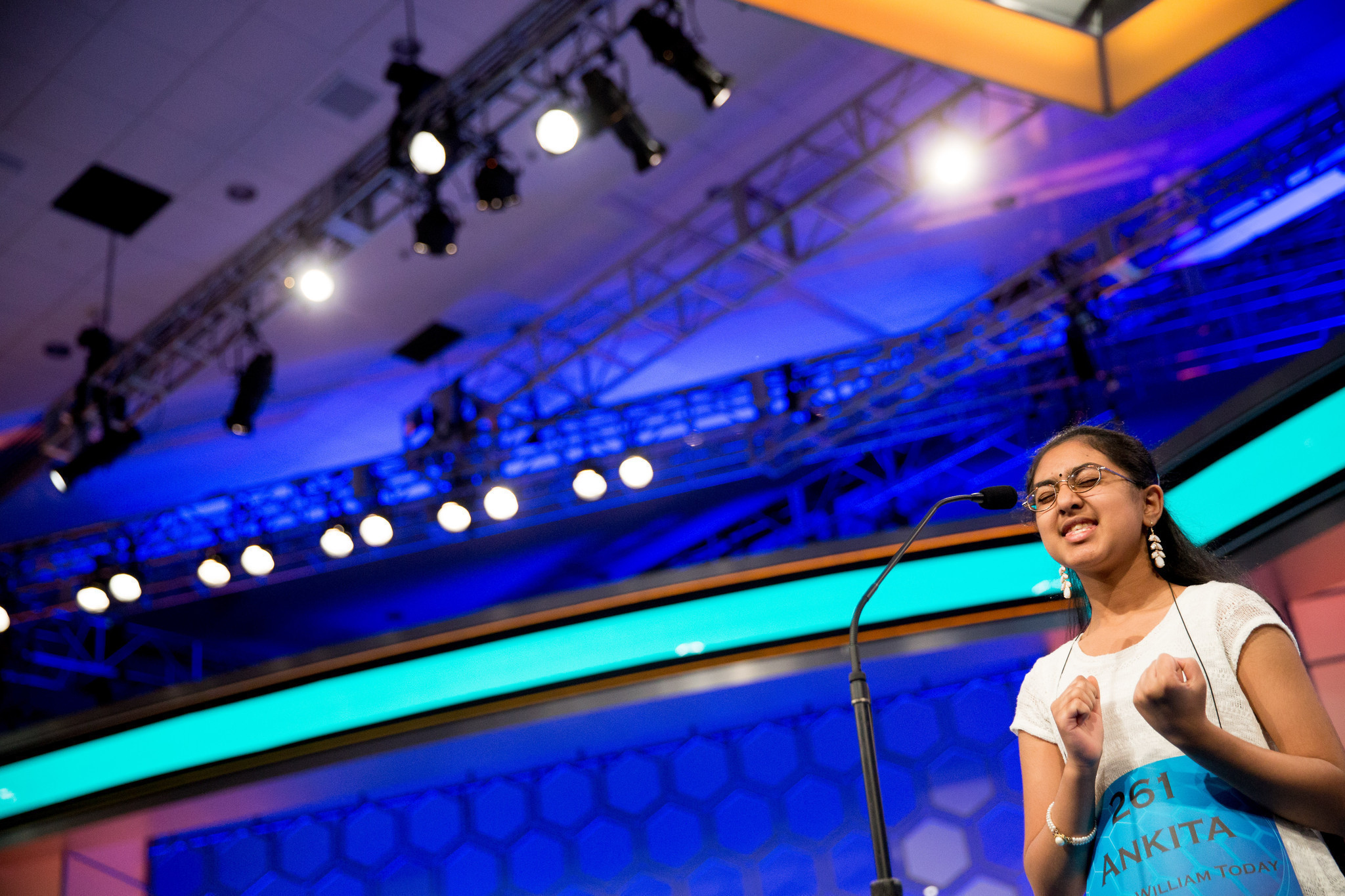 national-spelling-bee-field-cut-to-49-semifinalists-chicago-tribune