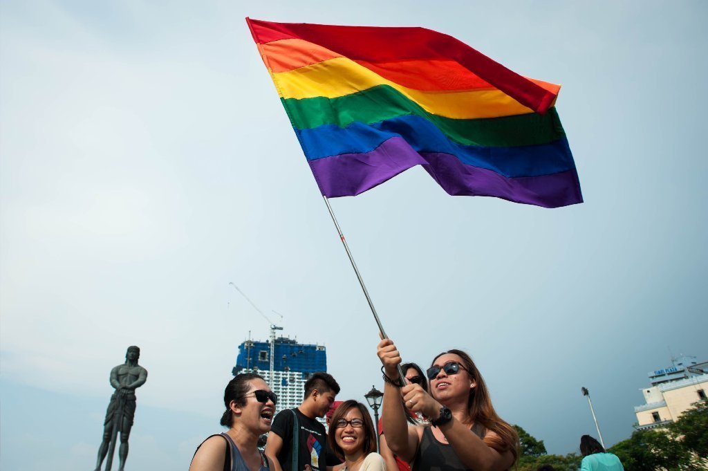 Filipino LGBT people celebrate Gay Pride, US court decision - Chicago ...