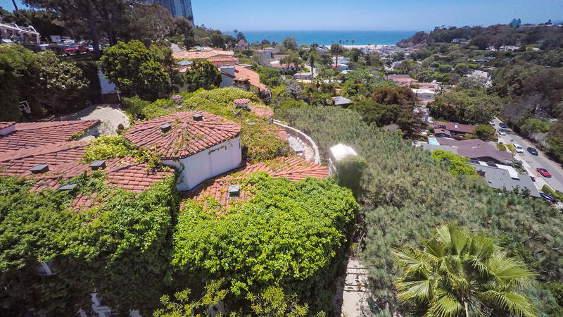 Home of the Day: A vine-wrapped villa in Santa Monica
