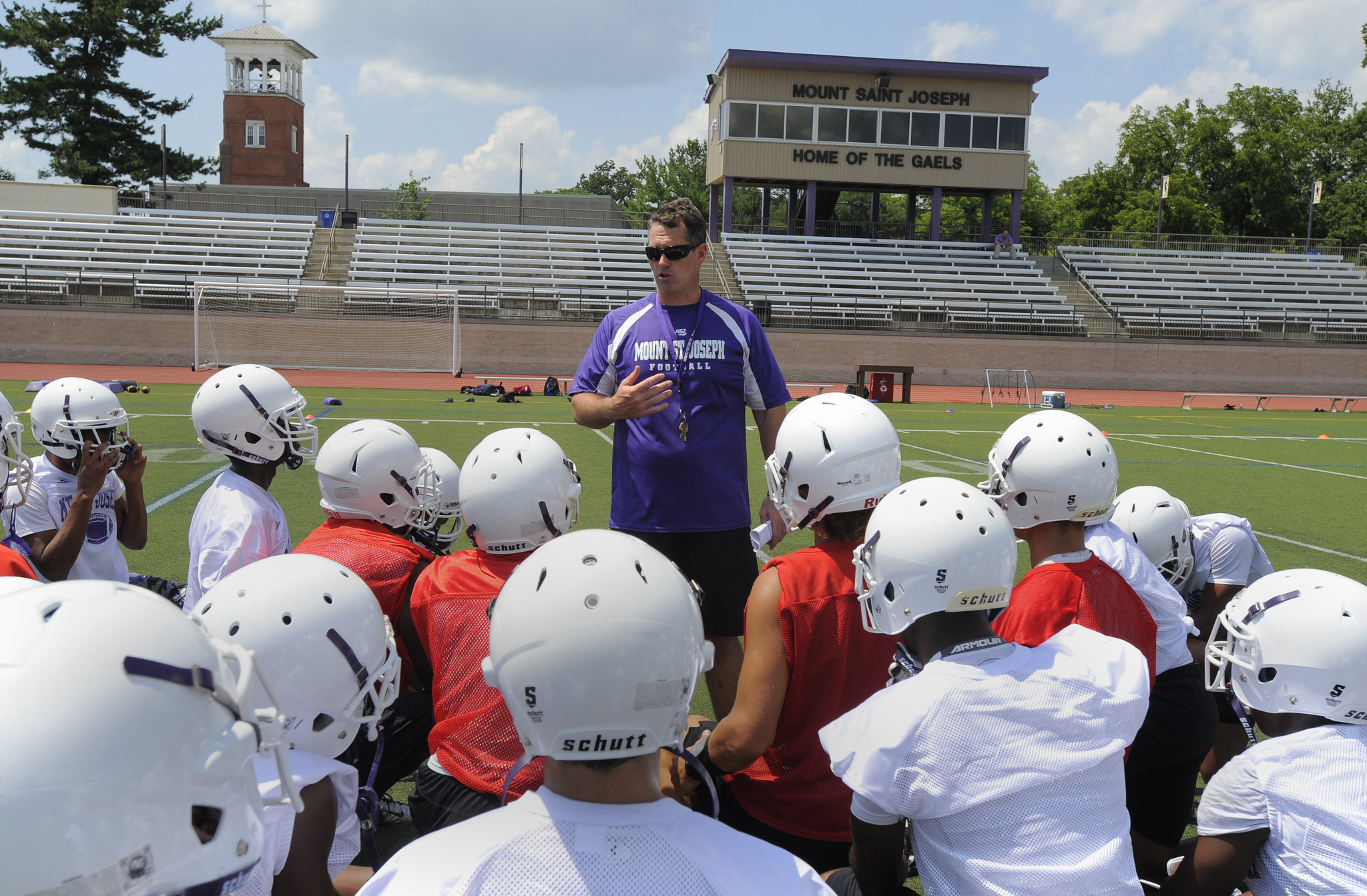 Mount Saint Joseph football coach Rich Holzer makes &#39;great first impression&#39; in transition to ...