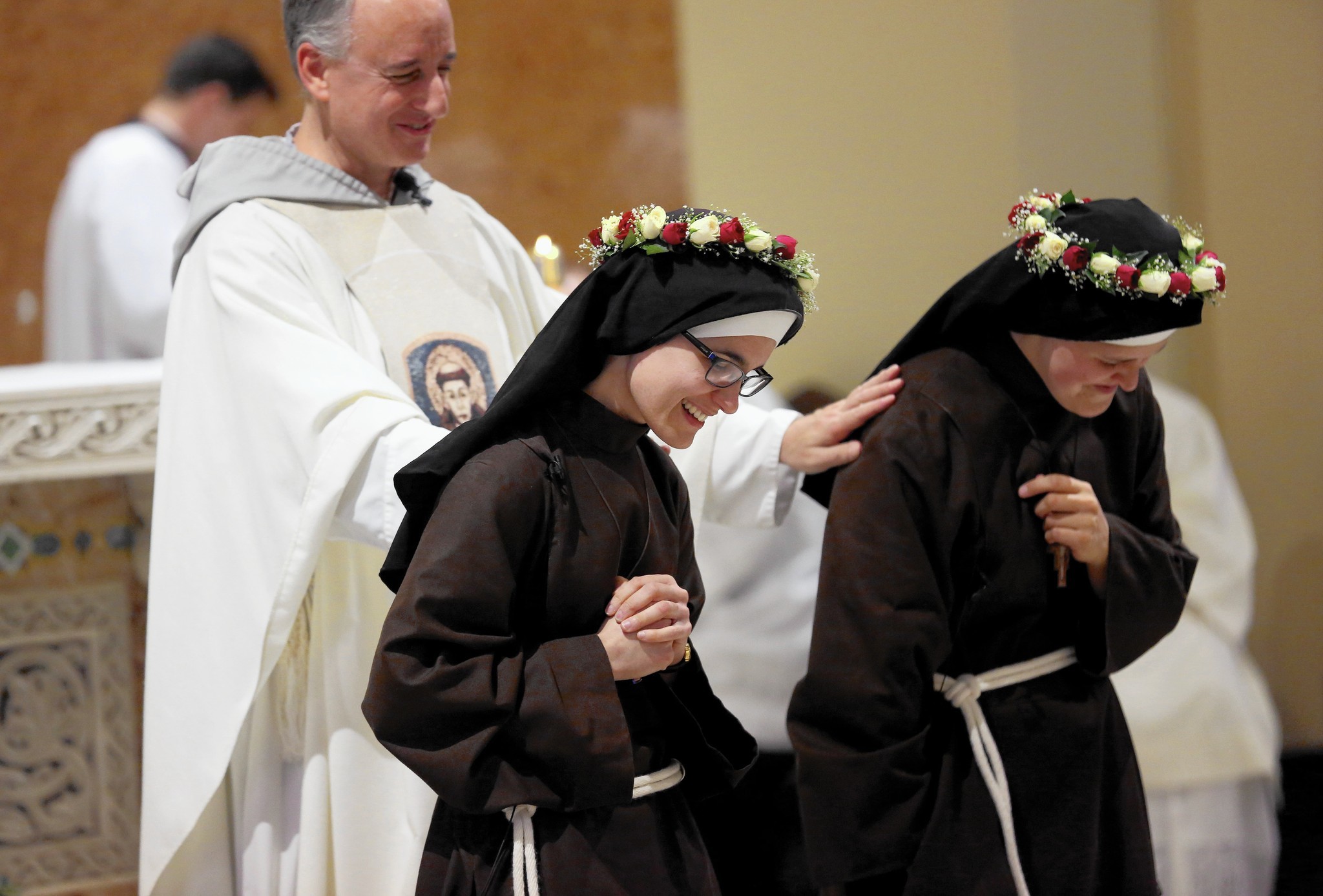 Franciscan women take final vows at West Side mission ...