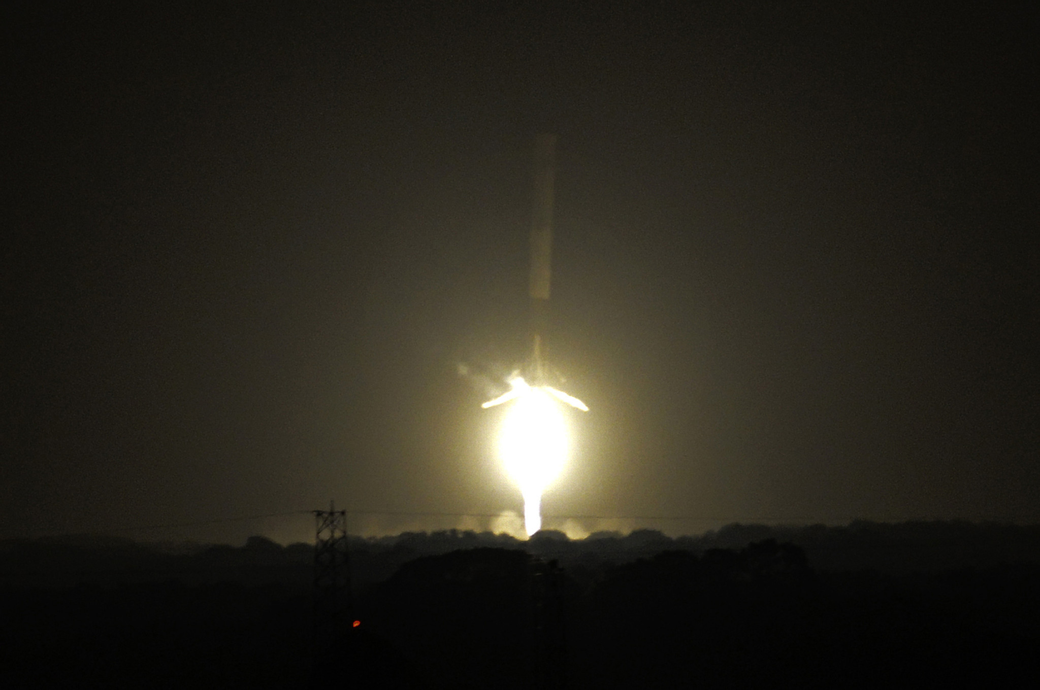 SpaceX launches rocket and makes historic landing in Florida - LA Times