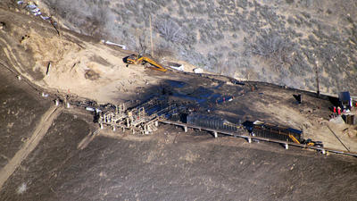 Regulators order new steps to contain gas leak near Porter Ranch