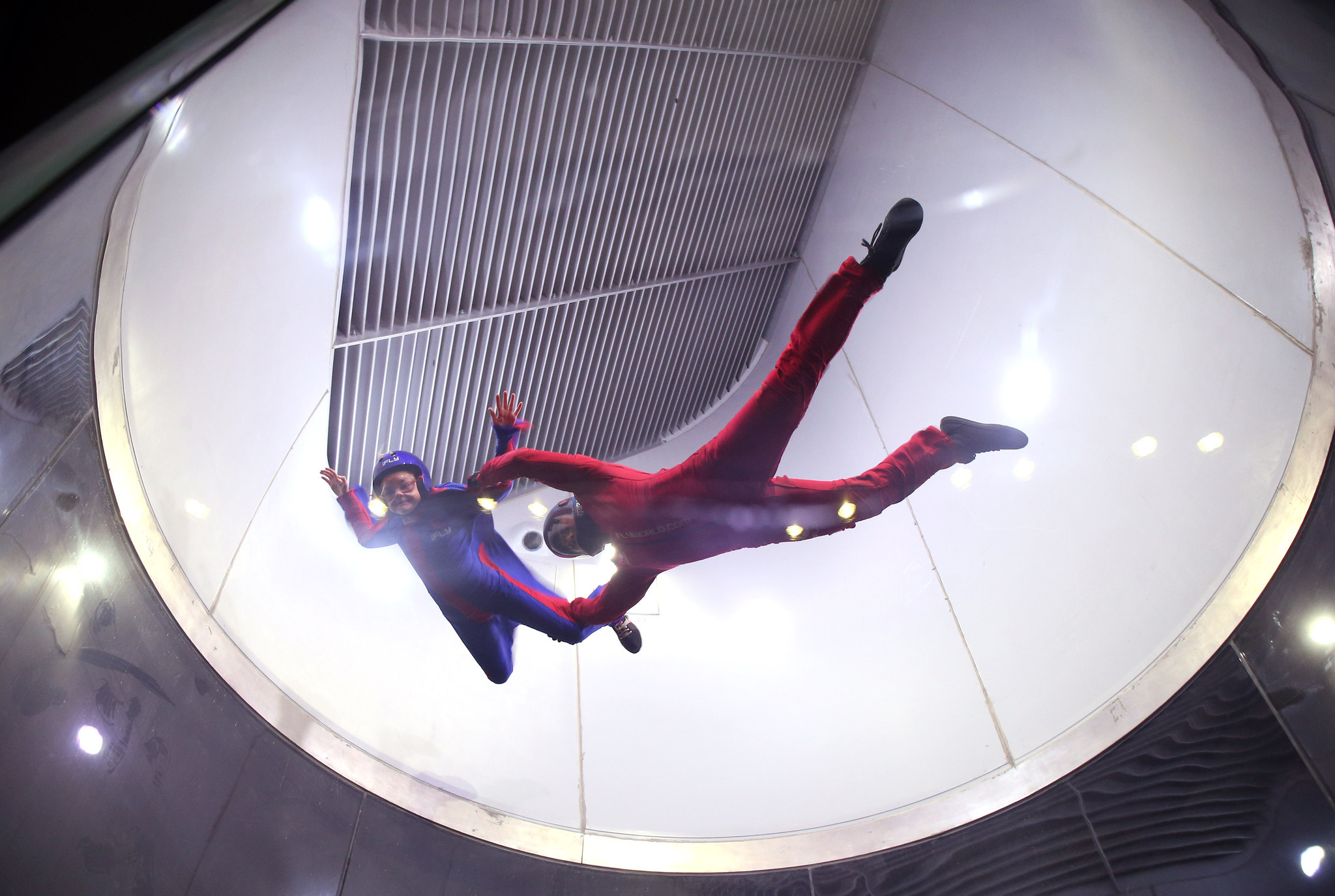 How indoor skydiving works - Chicago Tribune