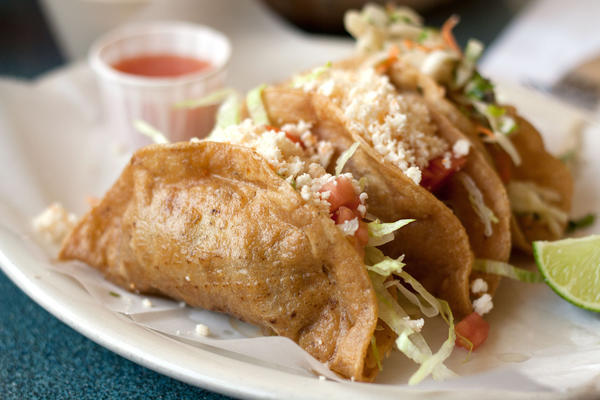 Day 28: Chicago's best hard-shell tacos - Chicago Tribune