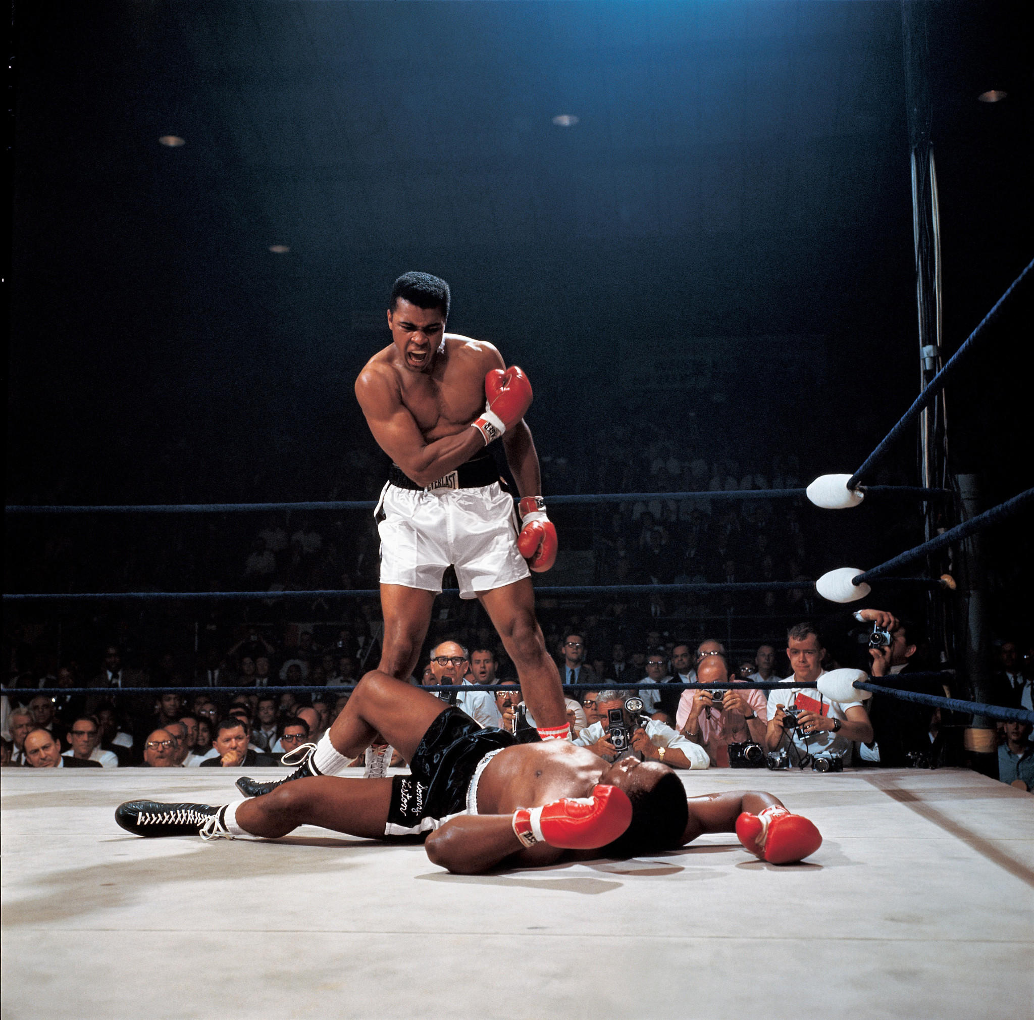 Muhammad Ali dies at 74; boxing great shook up the world in and out of the ring - Los Angeles Times