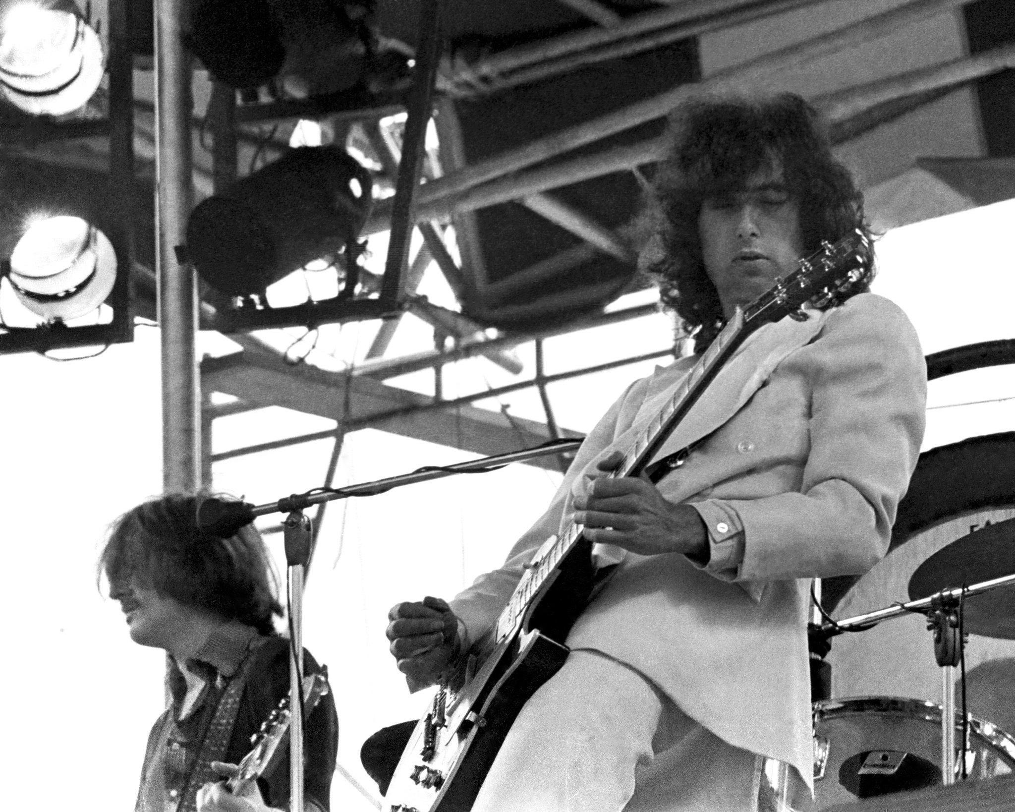Copyright trial over Led Zeppelin's iconic 'Stairway to Heaven' begins ...