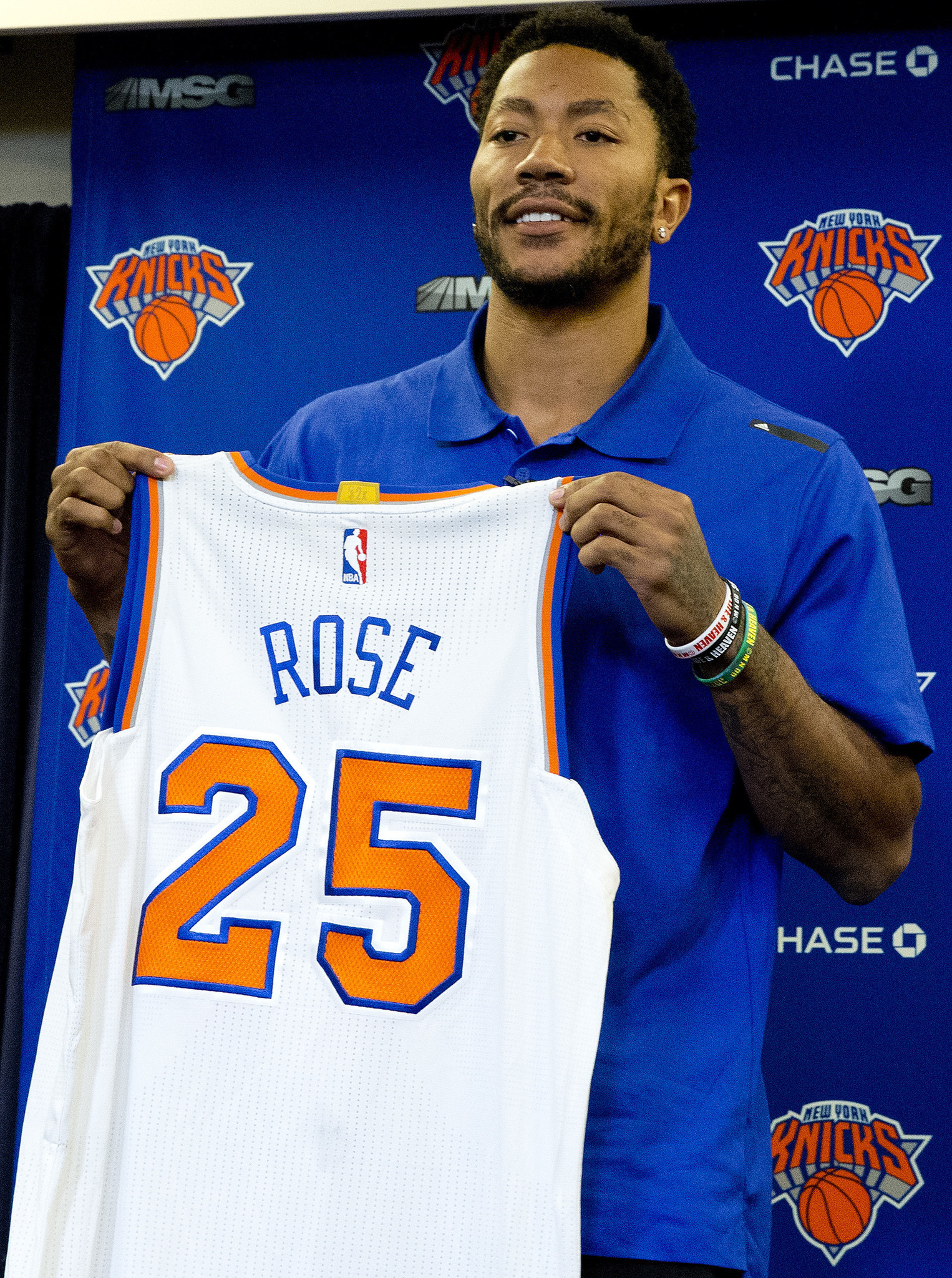 Derrick Rose is excited to be a Knick, even as he looks back at Chicago - Chicago Tribune