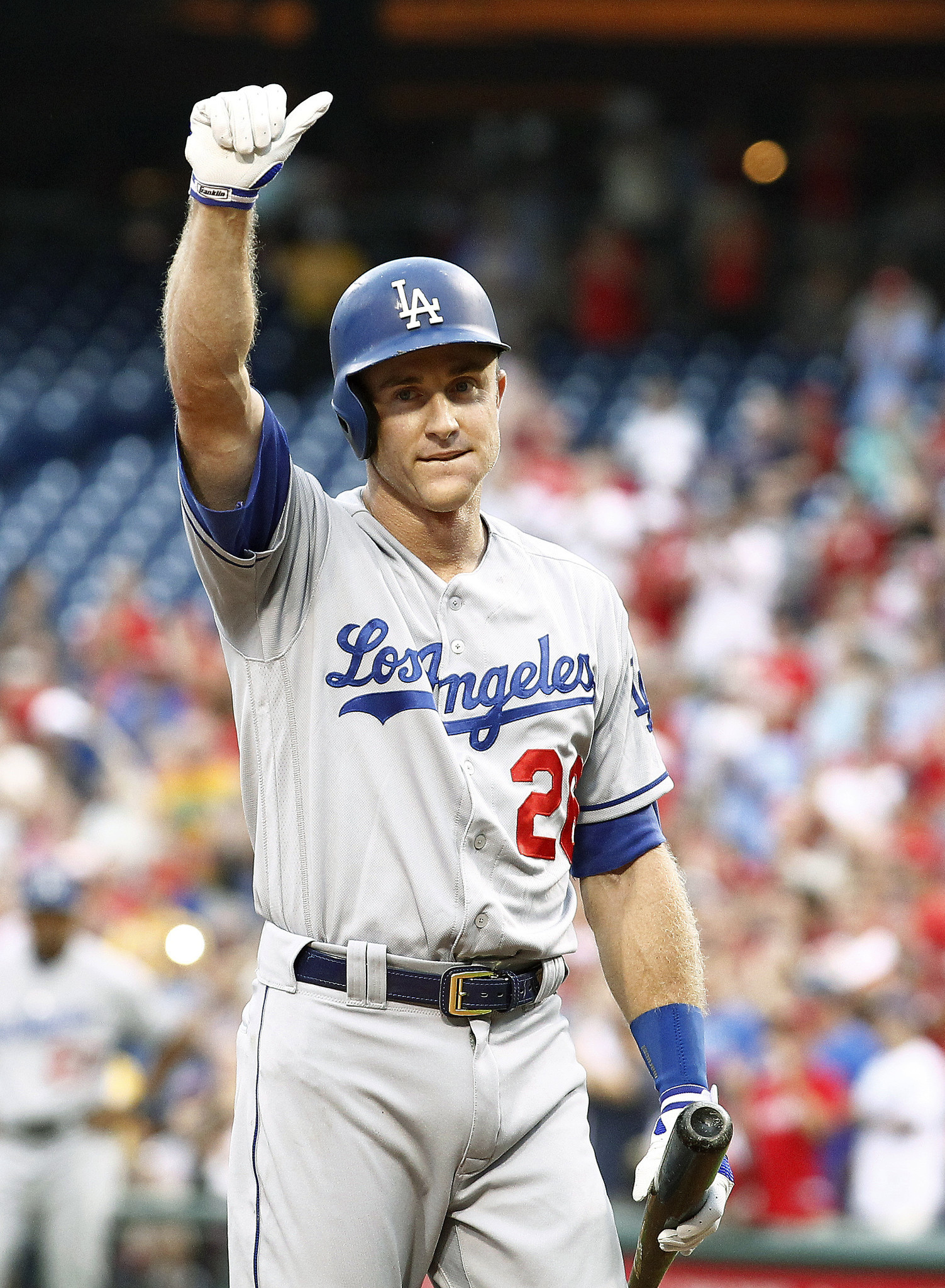 Chase Utley receives overdue farewell while putting on a show - The