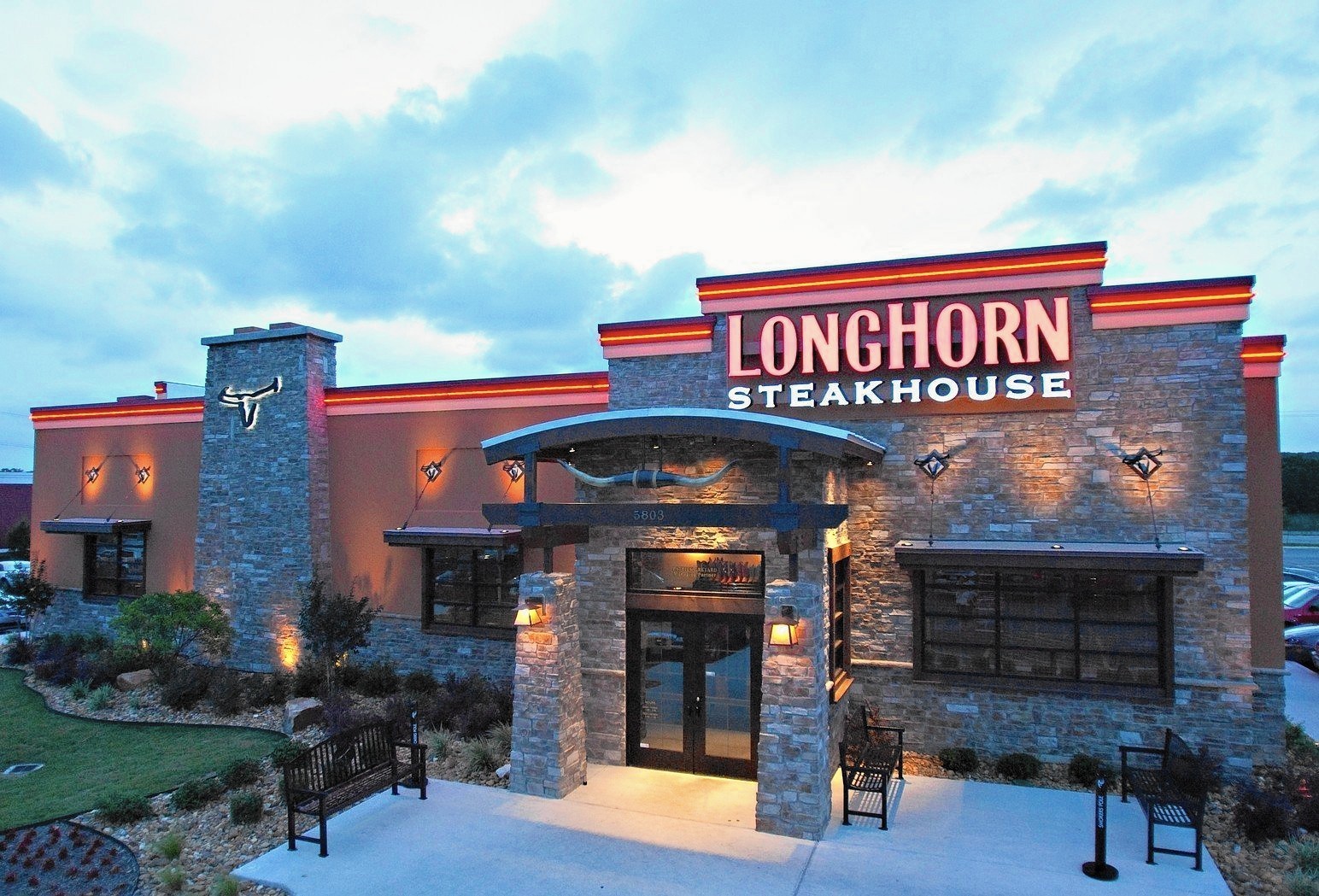 New steakhouse to open in Oswego - Aurora Beacon-News