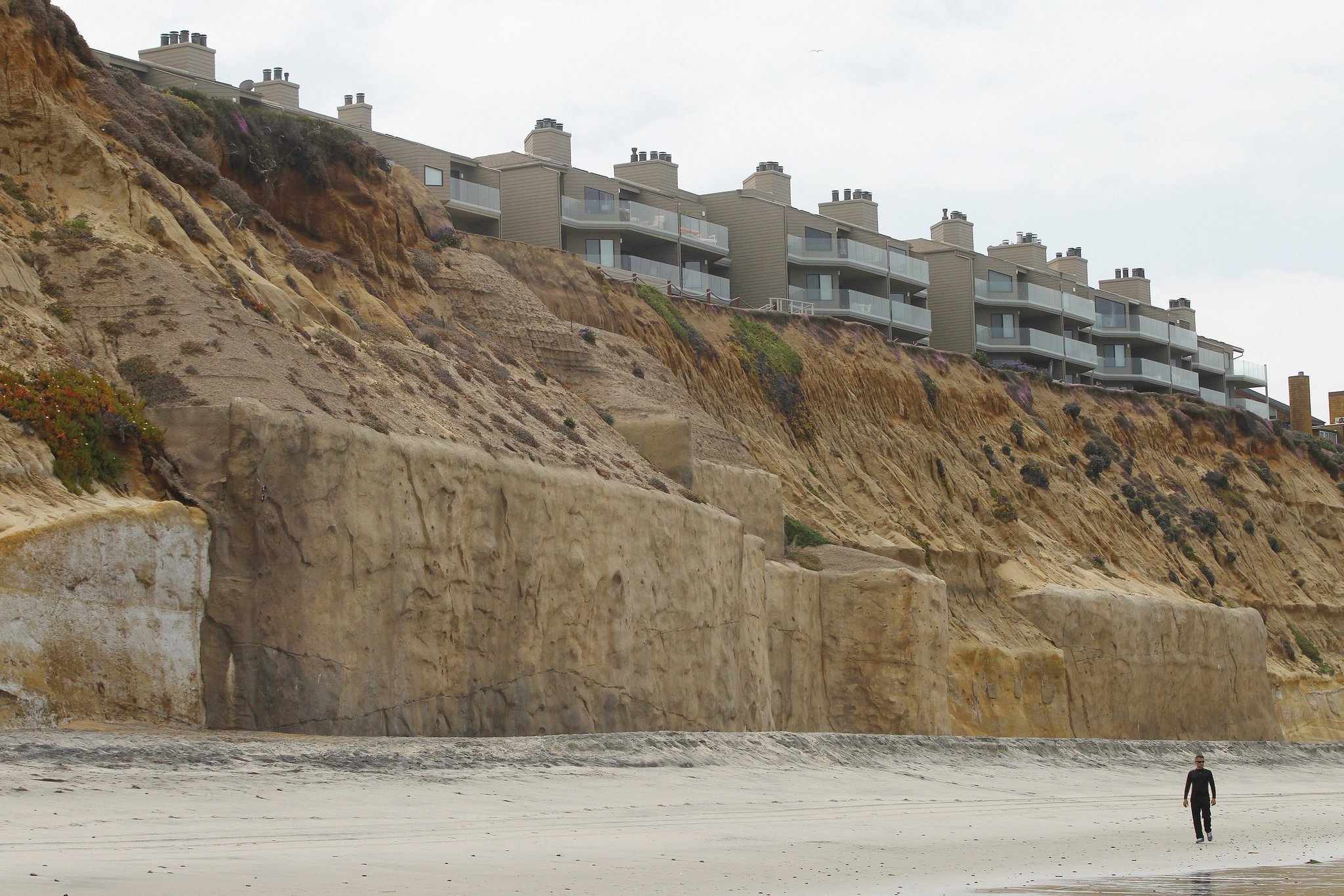 Solana Beach seawall debate pushes ahead - The San Diego ...