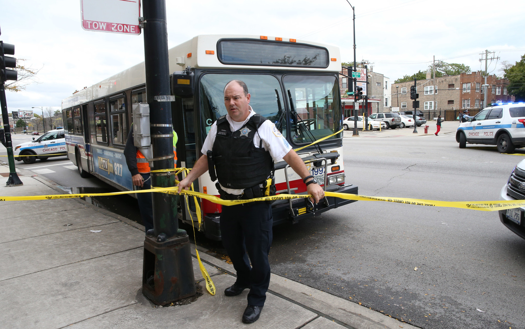 Man killed, CTA bus passenger wounded in North Austin shooting ...