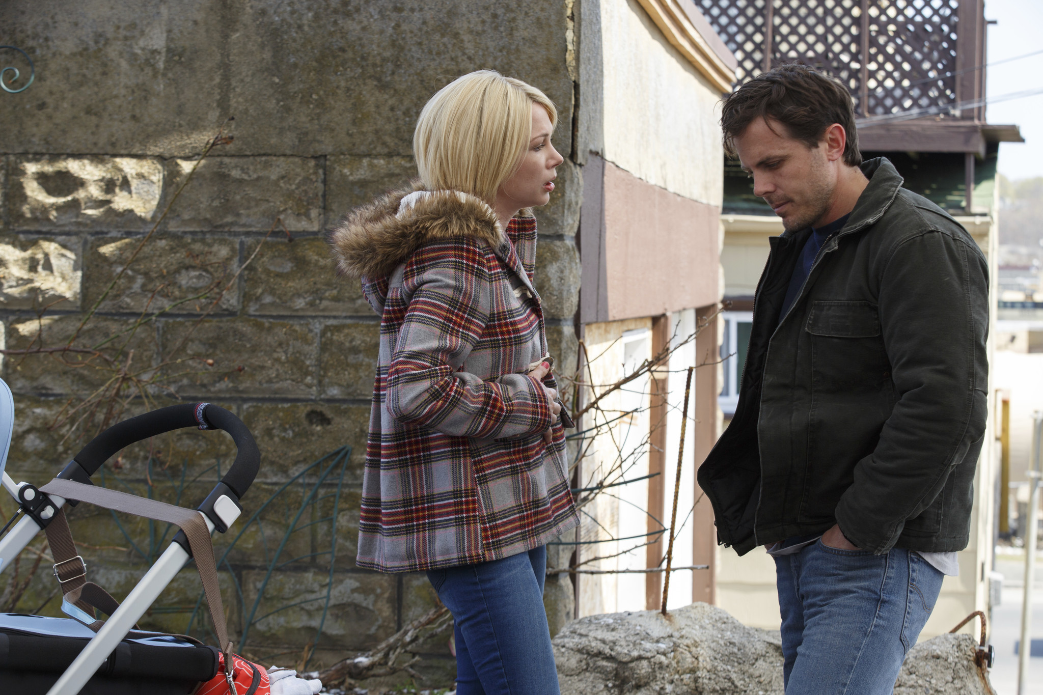 Michelle Williams and Casey Affleck in a scene from "Manchester by the Sea."