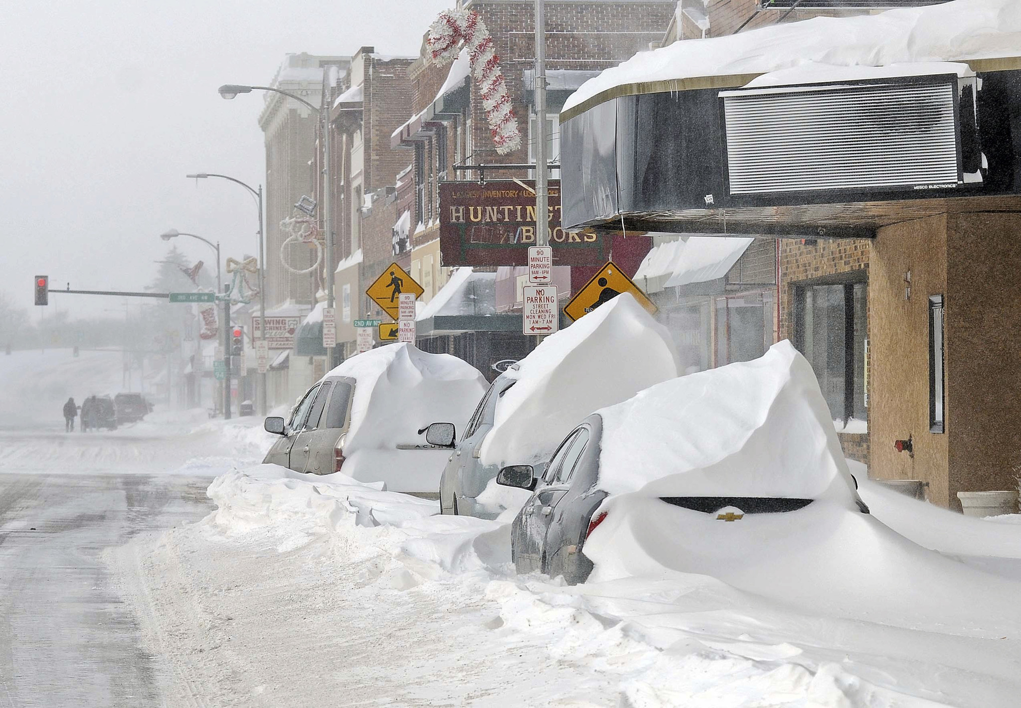 Winter storm that struck Christmas Day weakens, but thousands without ...