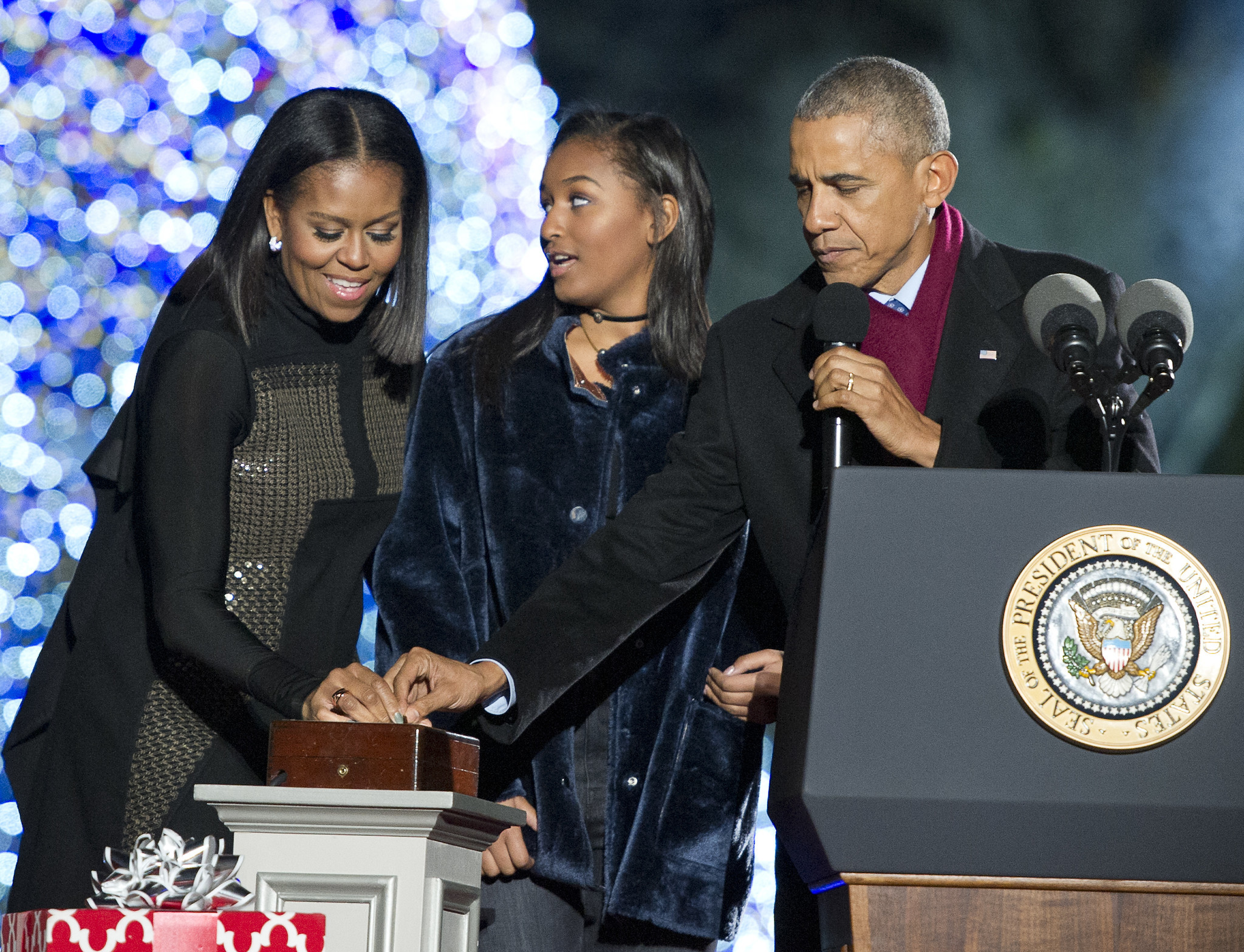 Why didn't Sasha Obama join her family in Chicago for farewell address? - Chicago Tribune2048 x 1568
