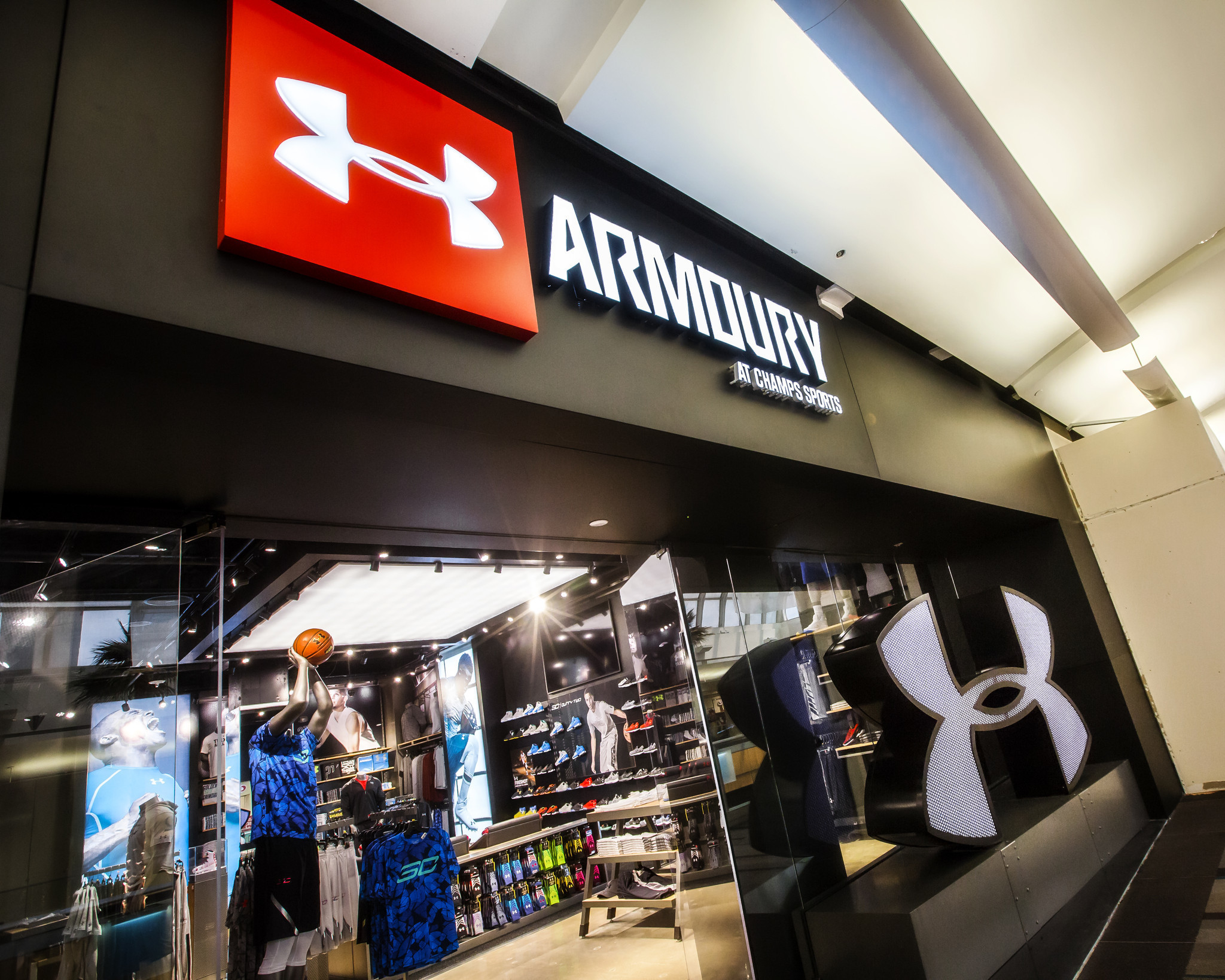 Under Armour shares plunge on sales and earnings miss - Baltimore Sun