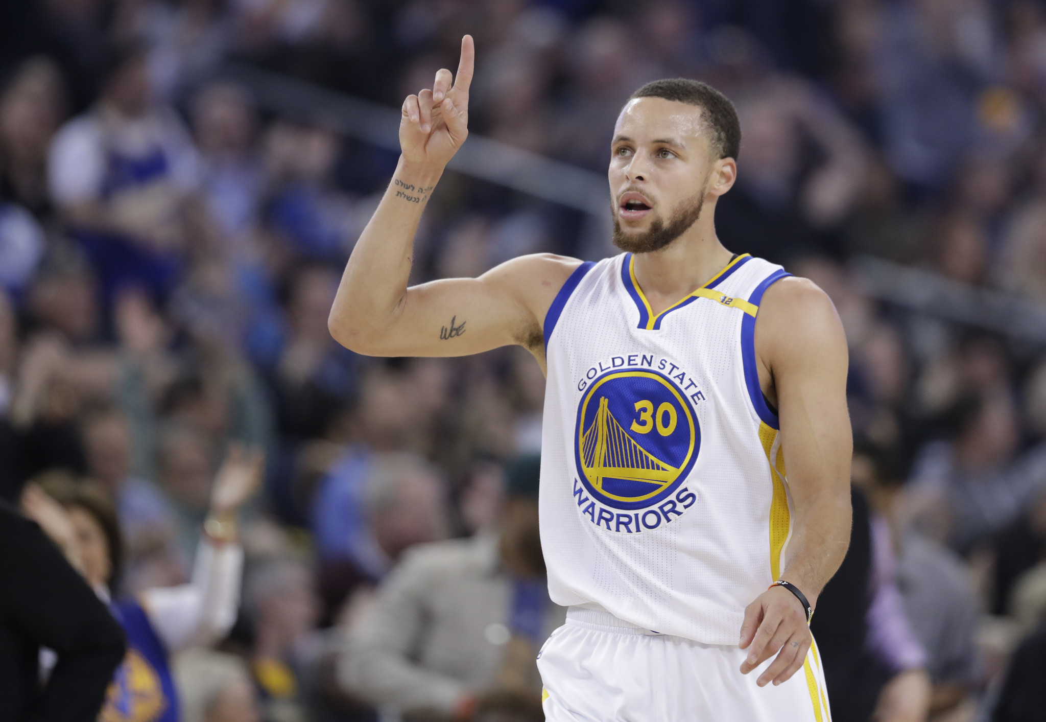 Steph Curry is back to dominating the NBA - Orlando Sentinel
