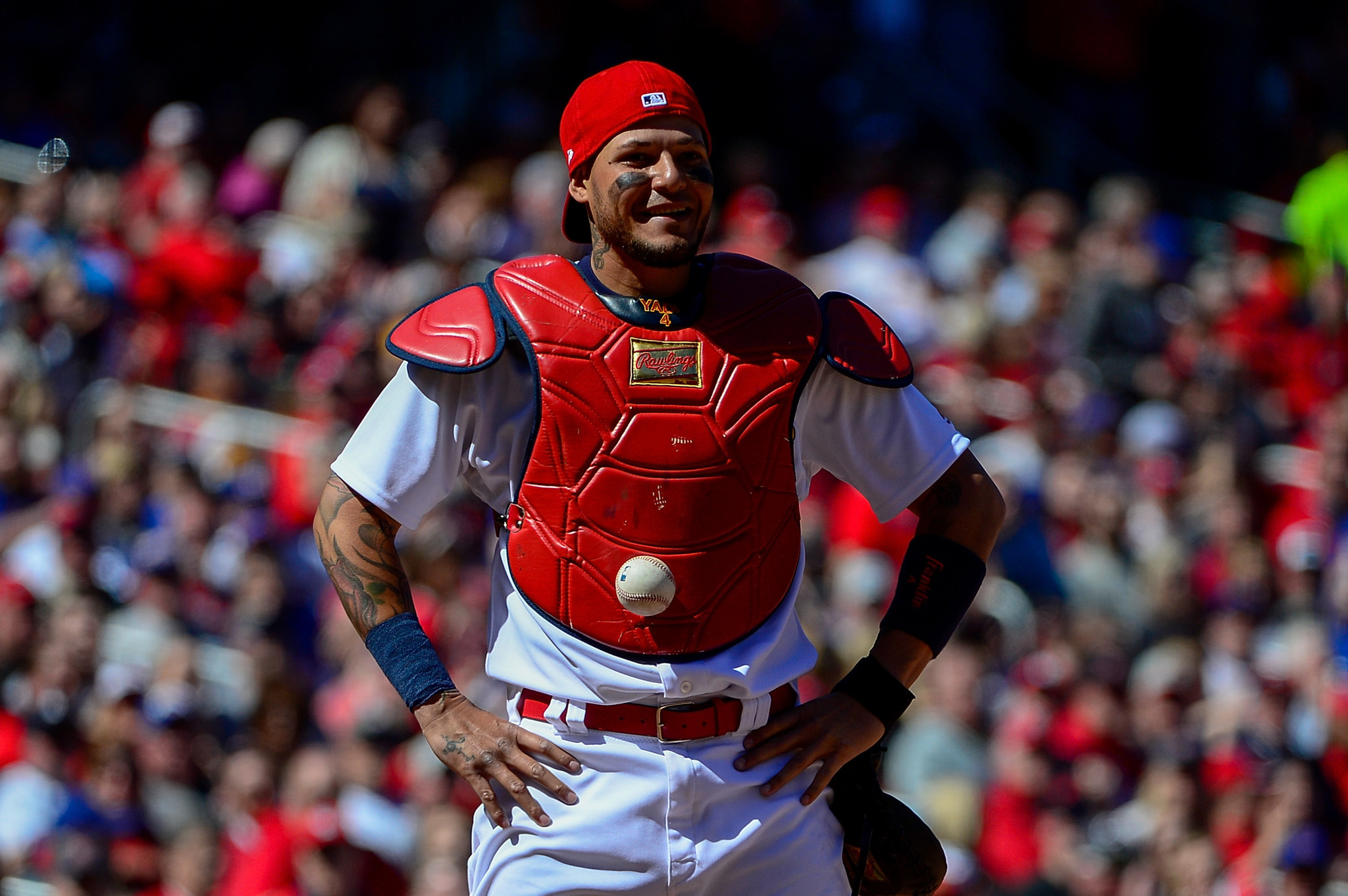 Cubs provide theories, amusement to Yadier Molina's sticky ...