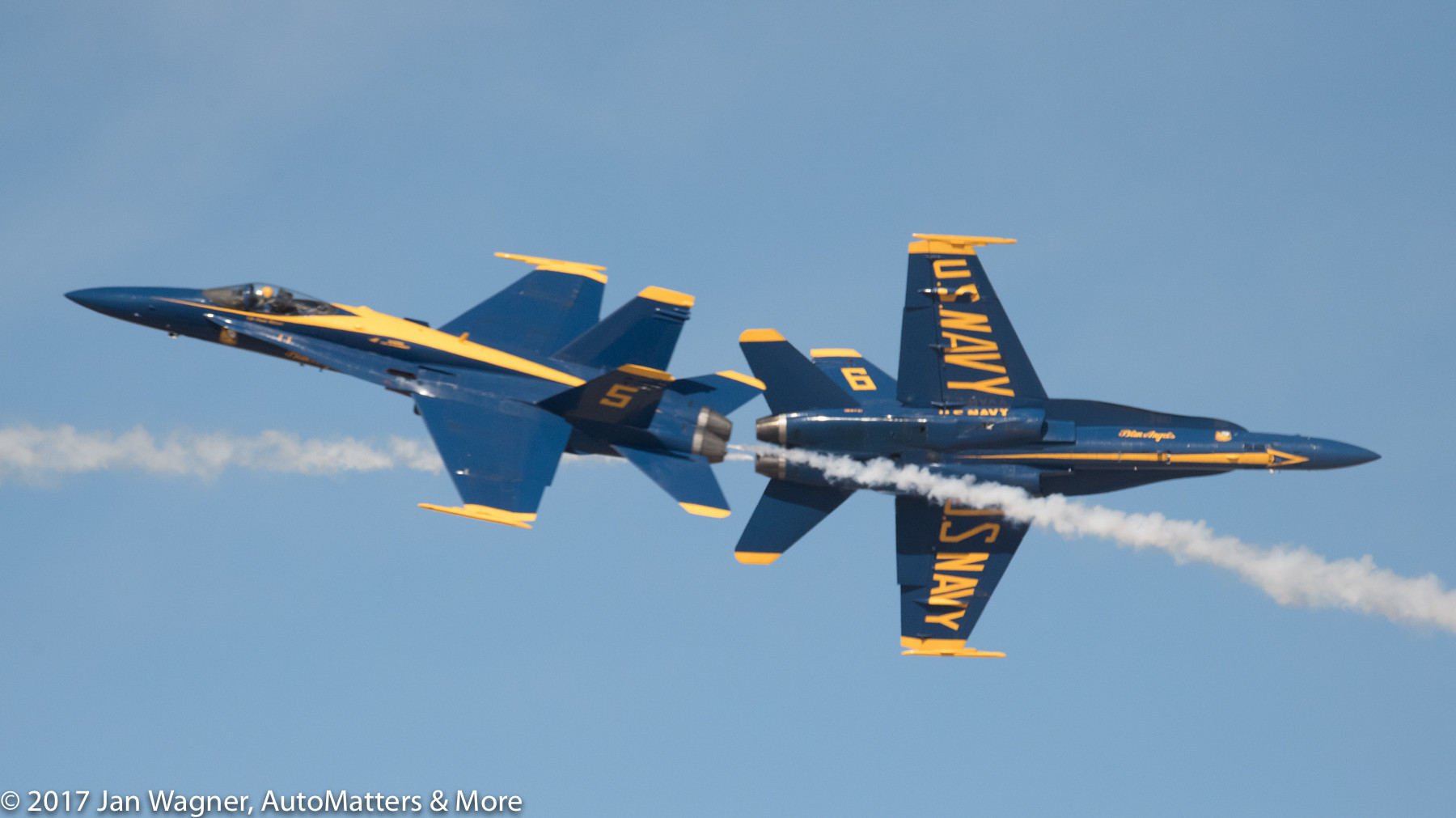 Blue Angels in Opposing Solo maneuver
