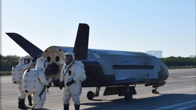Video: Watch sonic-boom causing military space shuttle land