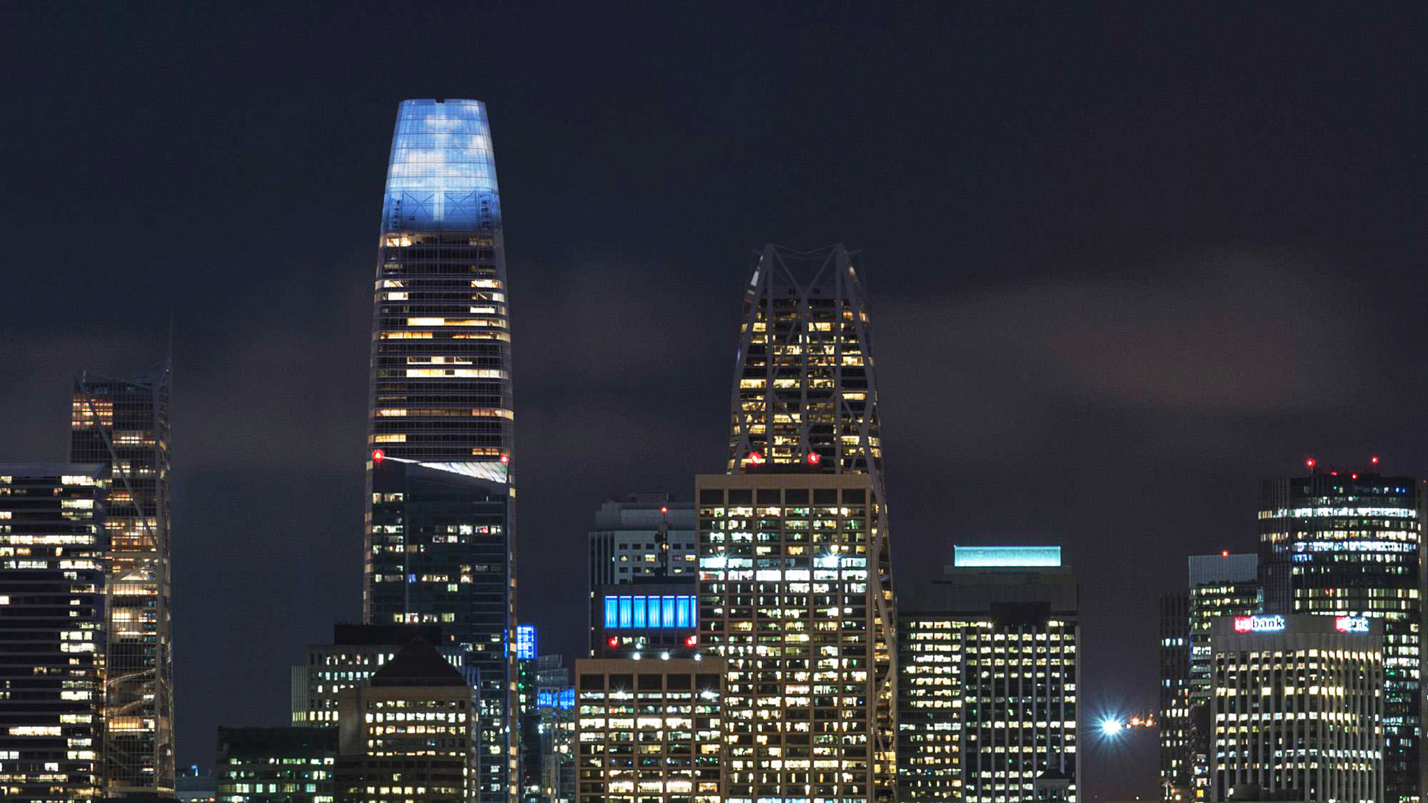 Artist's rendering of the nine-Story LED light sculpture atop the Salesforce Tower in San Francisco.