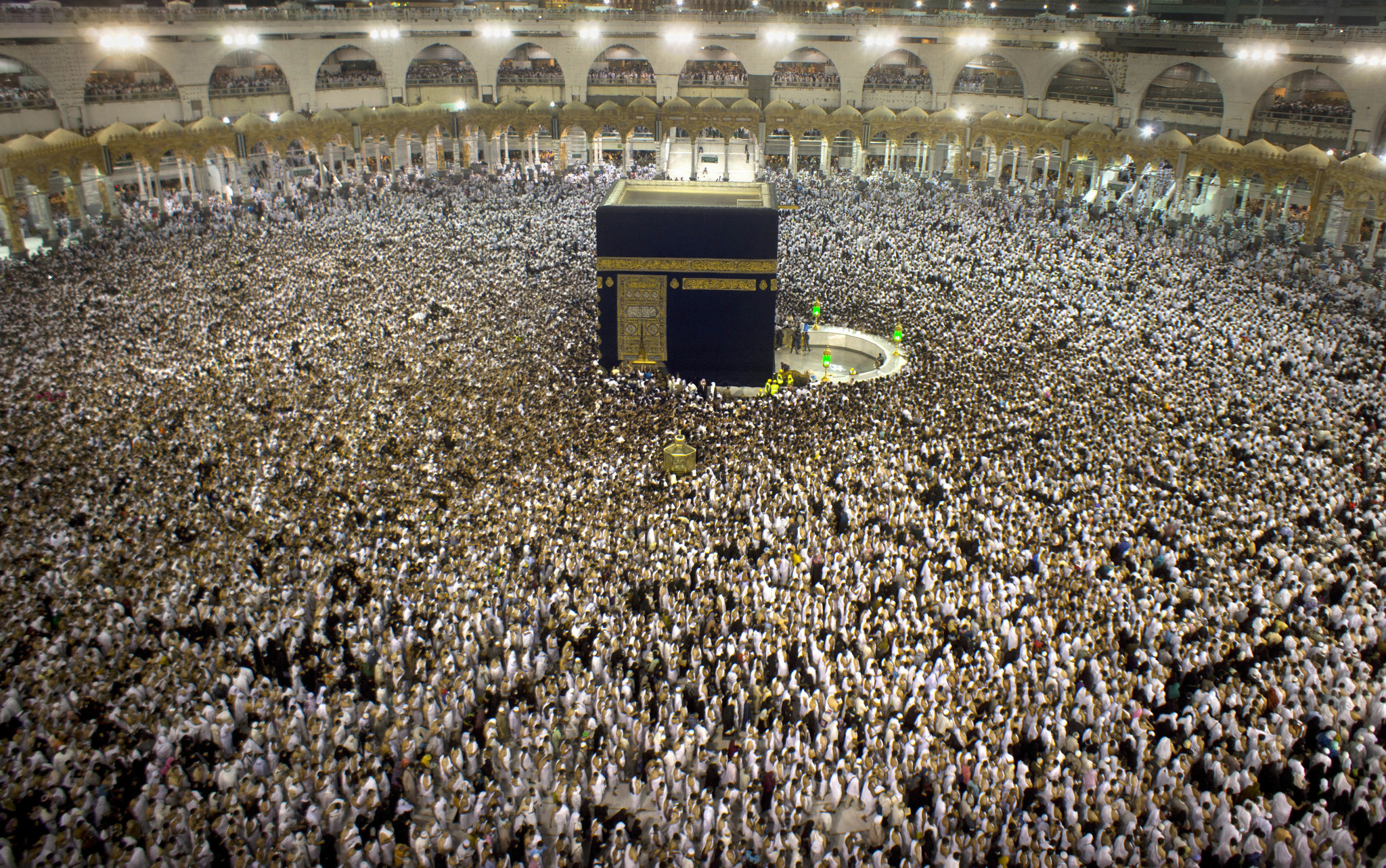 Saudis foil suicide attack near the Grand Mosque in Mecca, Islam's