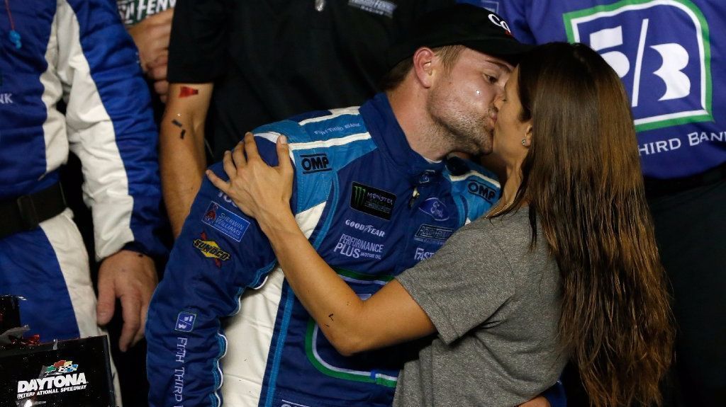 Is ricky stenhouse dating anyone