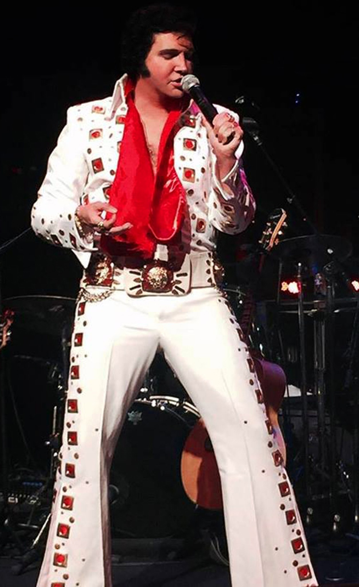 Donny Edwards, an Elvis tribute artist who has performed at Graceland, this week will sing at the Westgate.