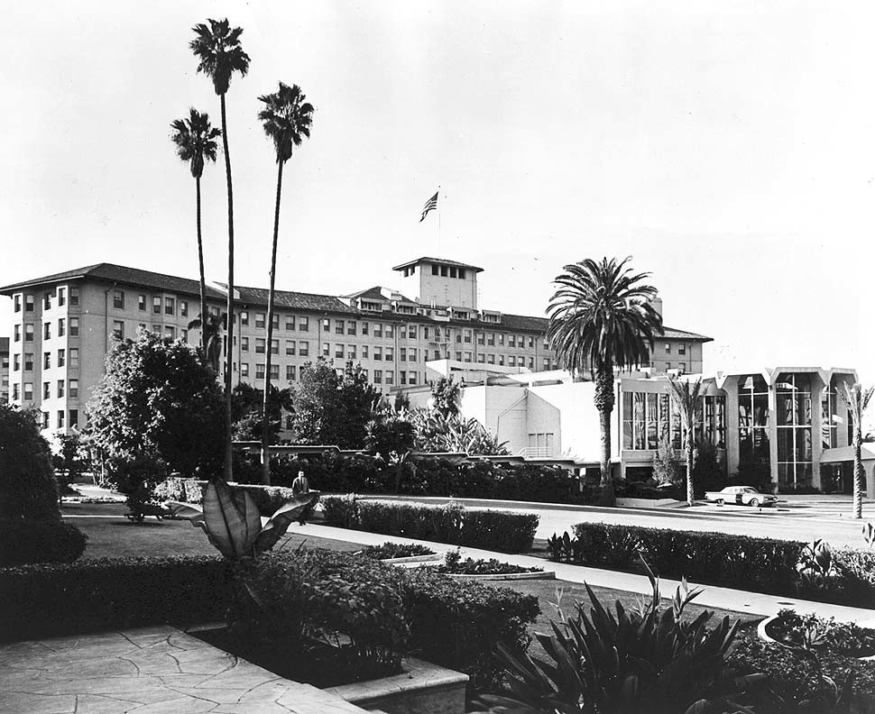A 1975 photo of the Ambassador Hotel on Wilshire Boulevard.
