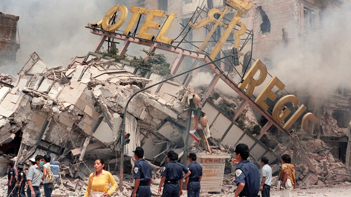 The ruins of Hotel Regis in Mexico City after the 1985 temblor.