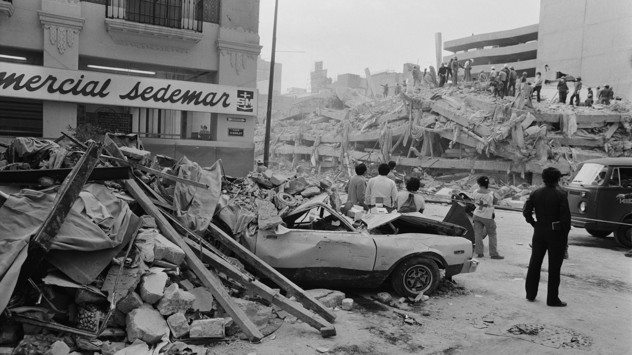 5 сильных землетрясений. Землетрясение в Мехико 1985. Ленинабад землетрясение 1985. Землетрясение Кайраккум 1985.
