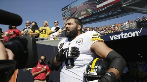 Steelers' Alejandro Villanueva: 'Every single time I see that picture of me standing by myself, I feel embarrassed'