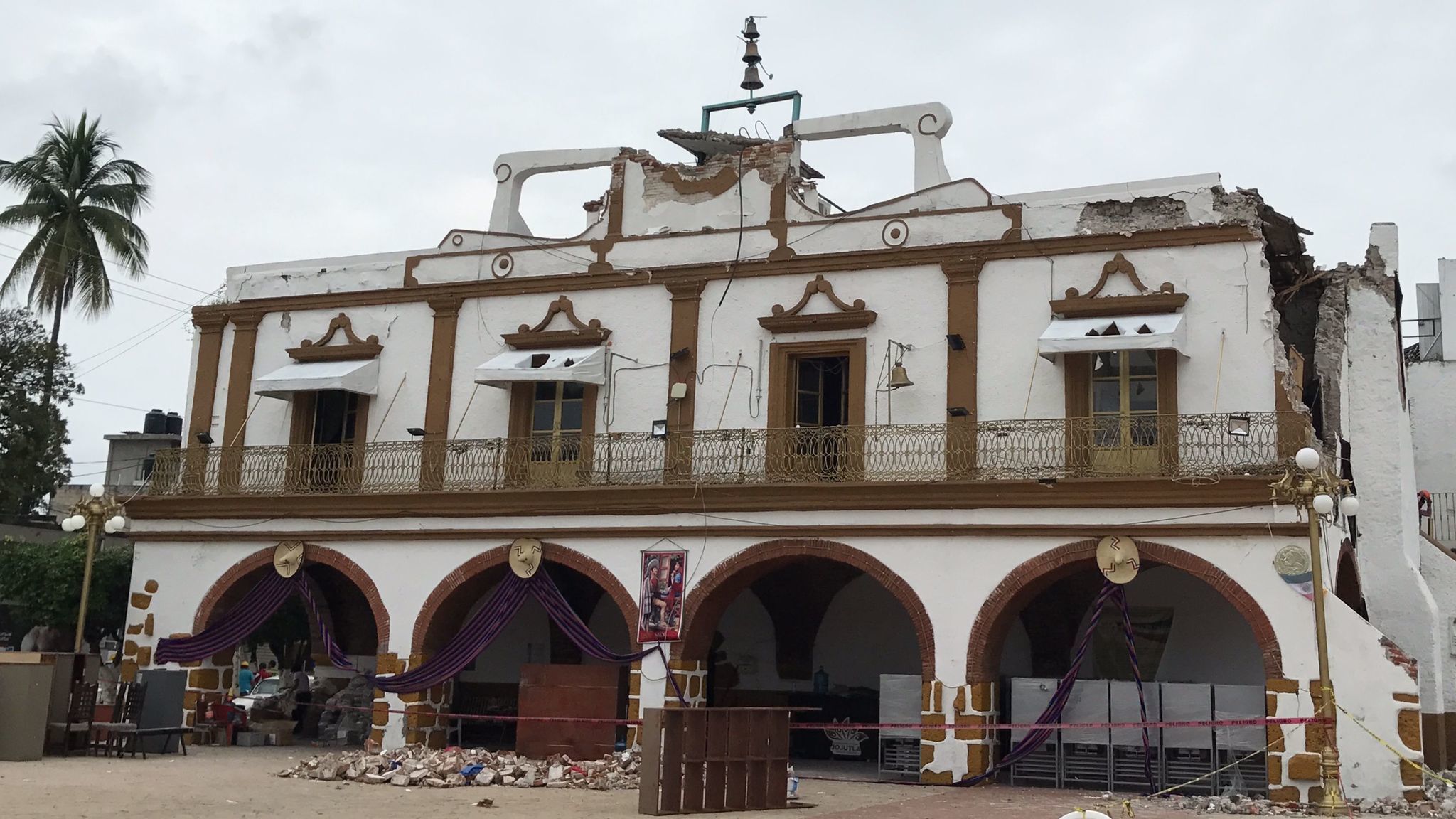 Jojutla town hall on Sept. 28, 2017. The Sept. 19 earthquake caused the clock tower to collapse, sending bricks to tumble on the square below, killing three people as they fled the building.