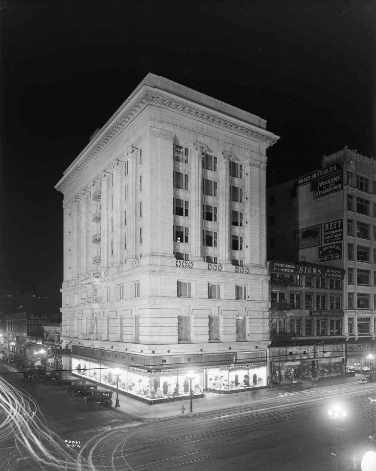 The Merritt Building at 761 S. Broadway in downtown Los Angeles in 1916.
