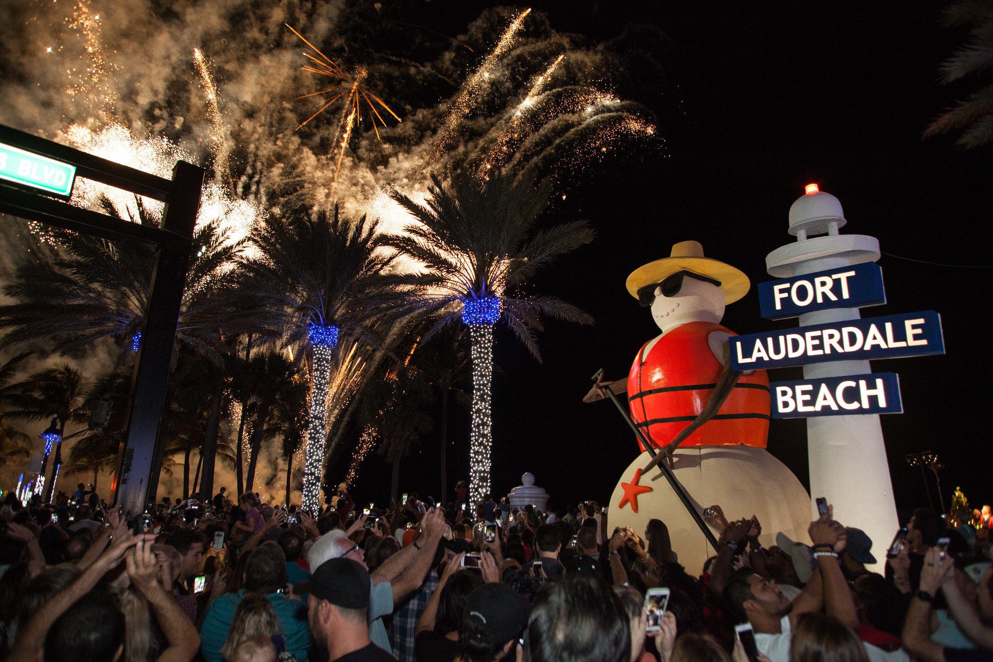 Annual Fort Lauderdale 'Light up the Beach' event Sun Sentinel