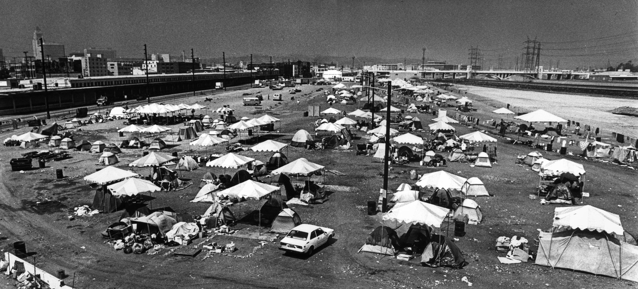Sep. 24, 1987: The Urban Campground as seen from the 4th Street bridge, the day before it was shut d